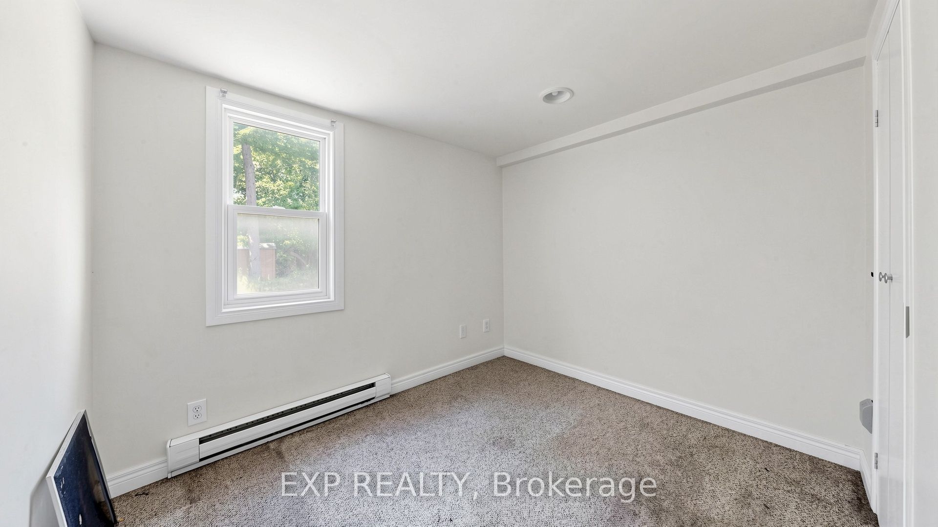 546 Park Road S Property Photo 26
