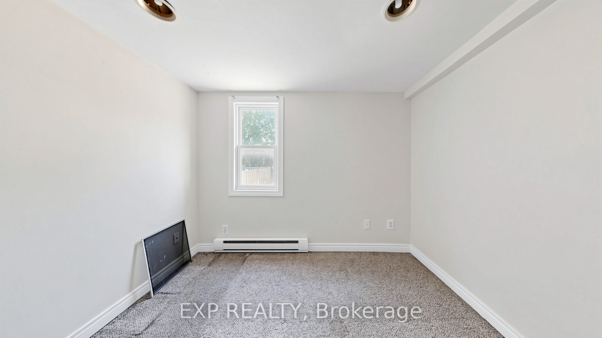 546 Park Road S Property Photo 27