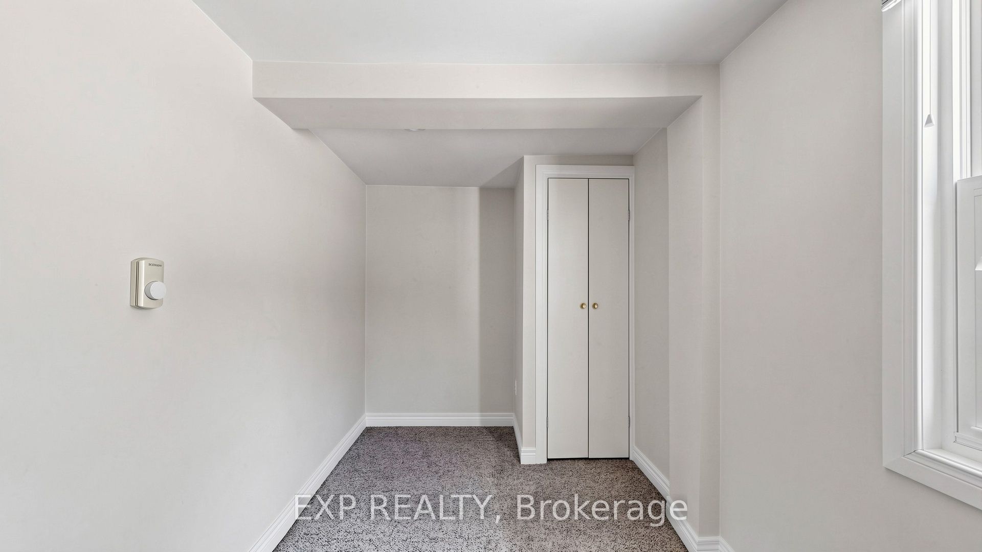 546 Park Road S Property Photo 29