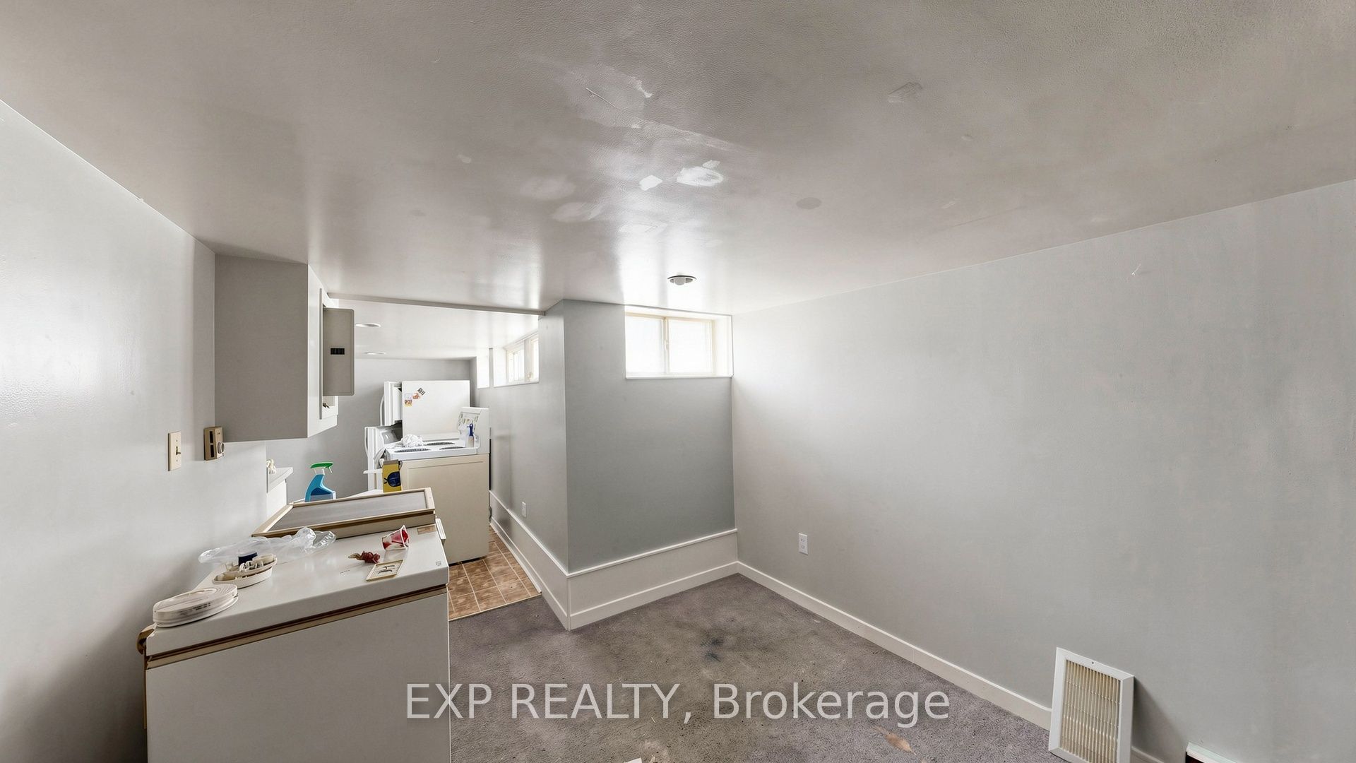 546 Park Road S Property Photo 31