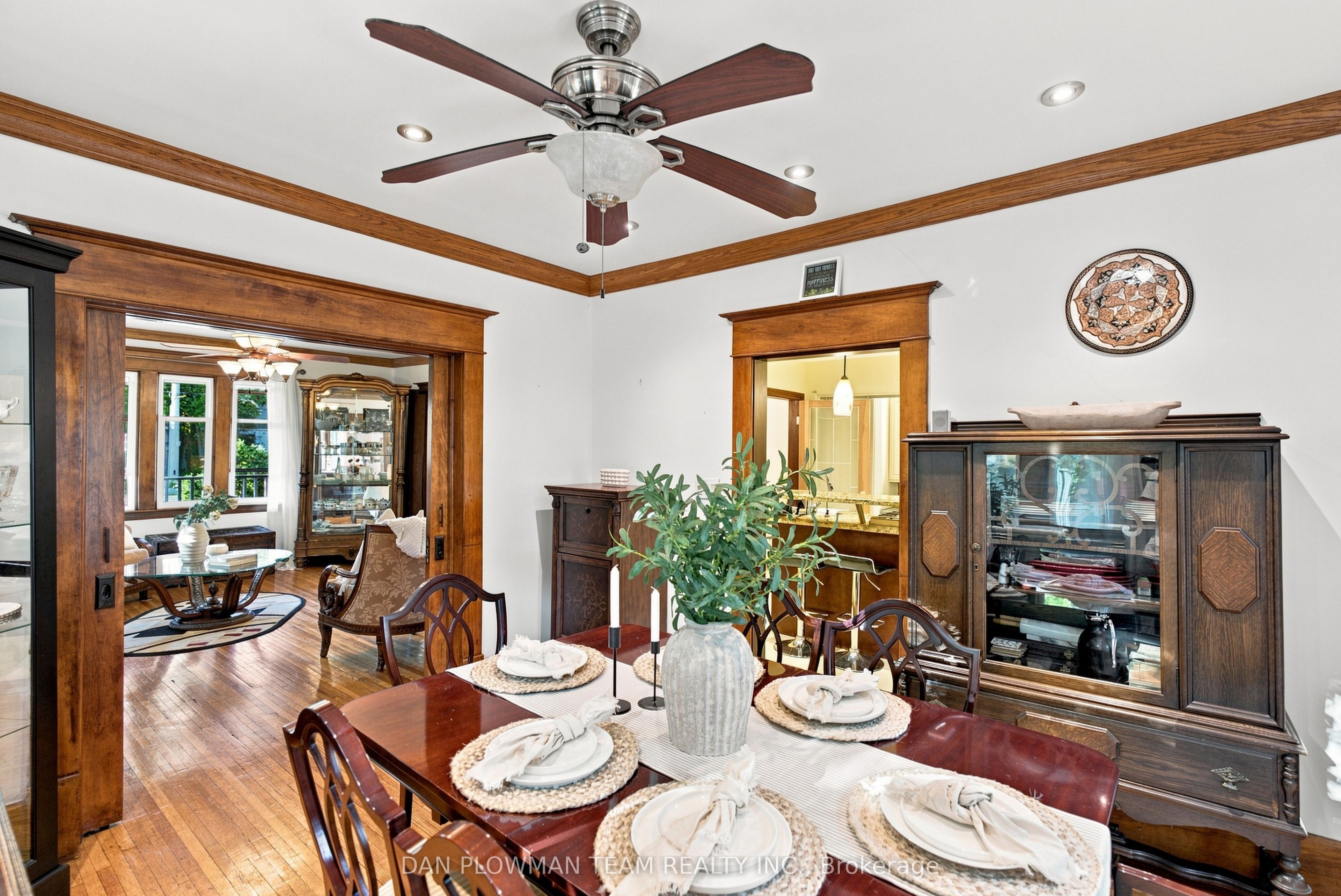 519 Kingston Road W Property Photo 11