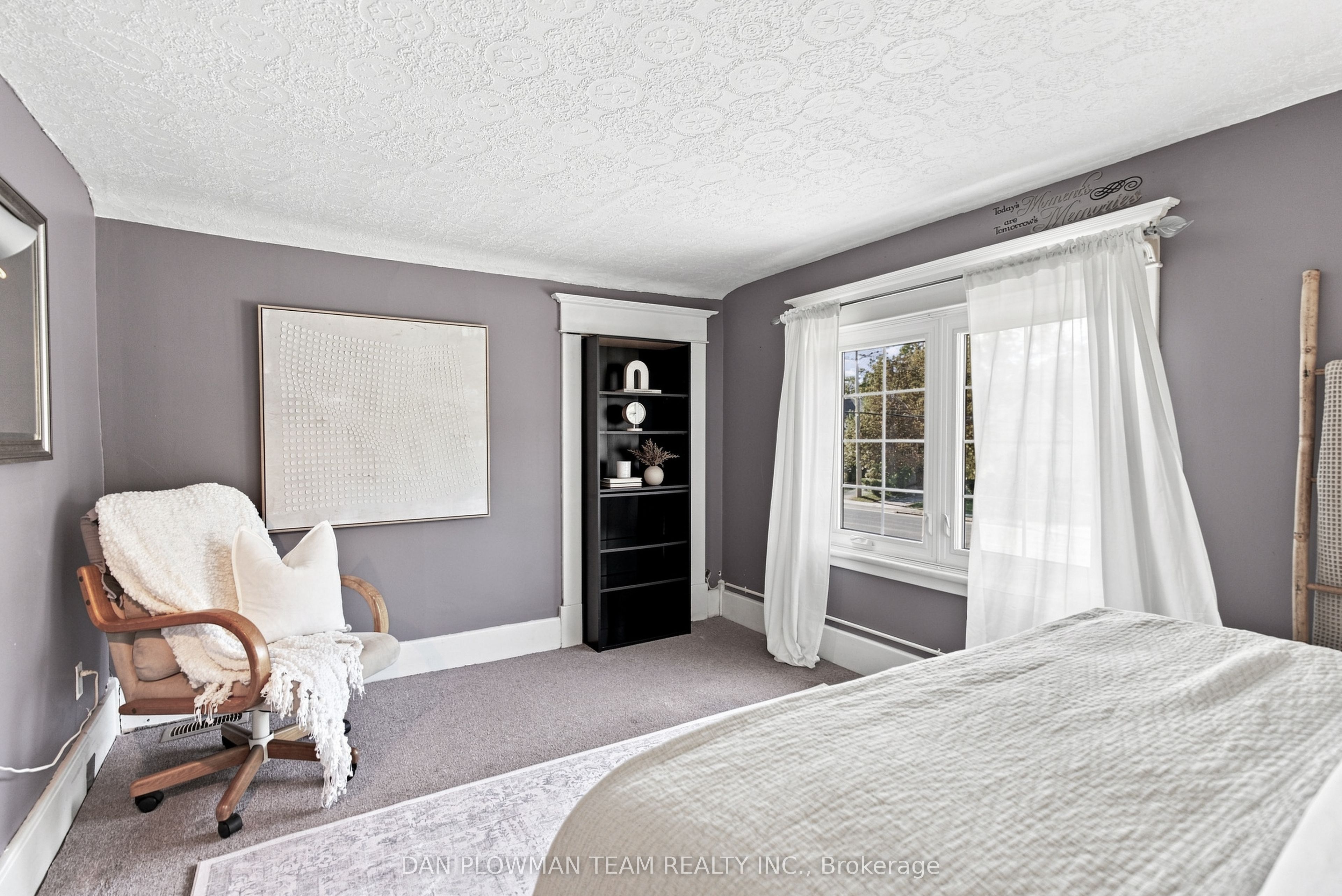 519 Kingston Road W Property Photo 35