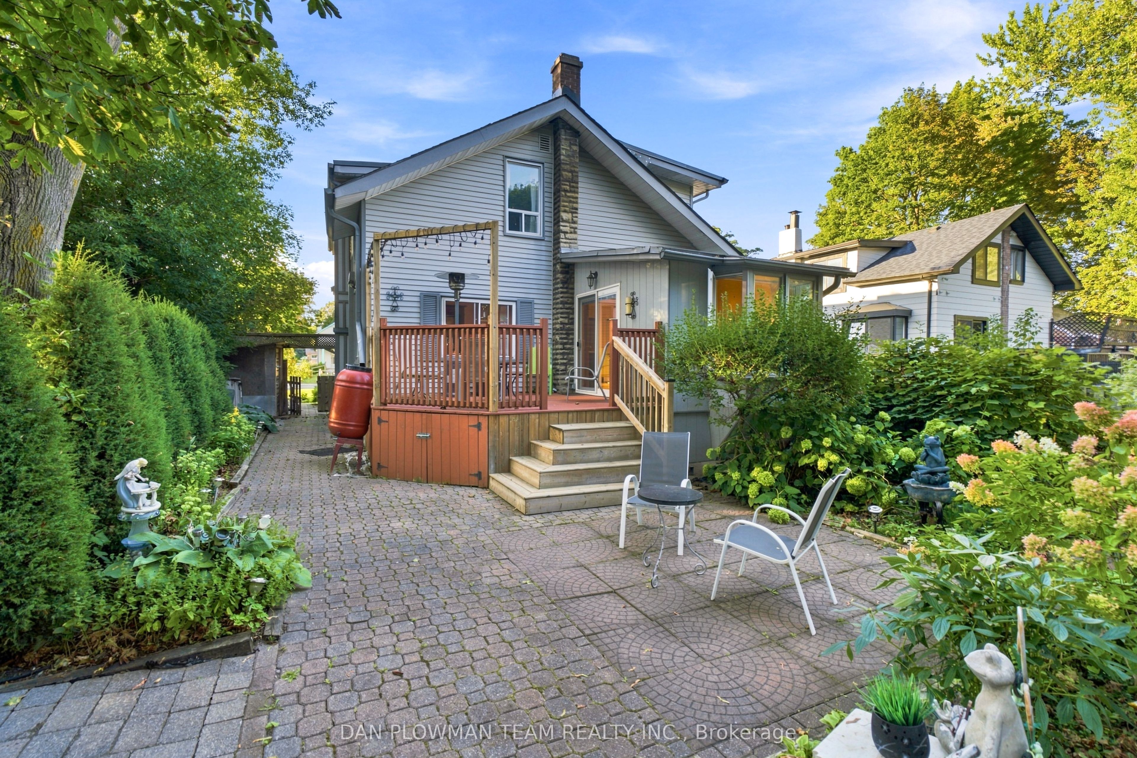 519 Kingston Road W Property Photo 40