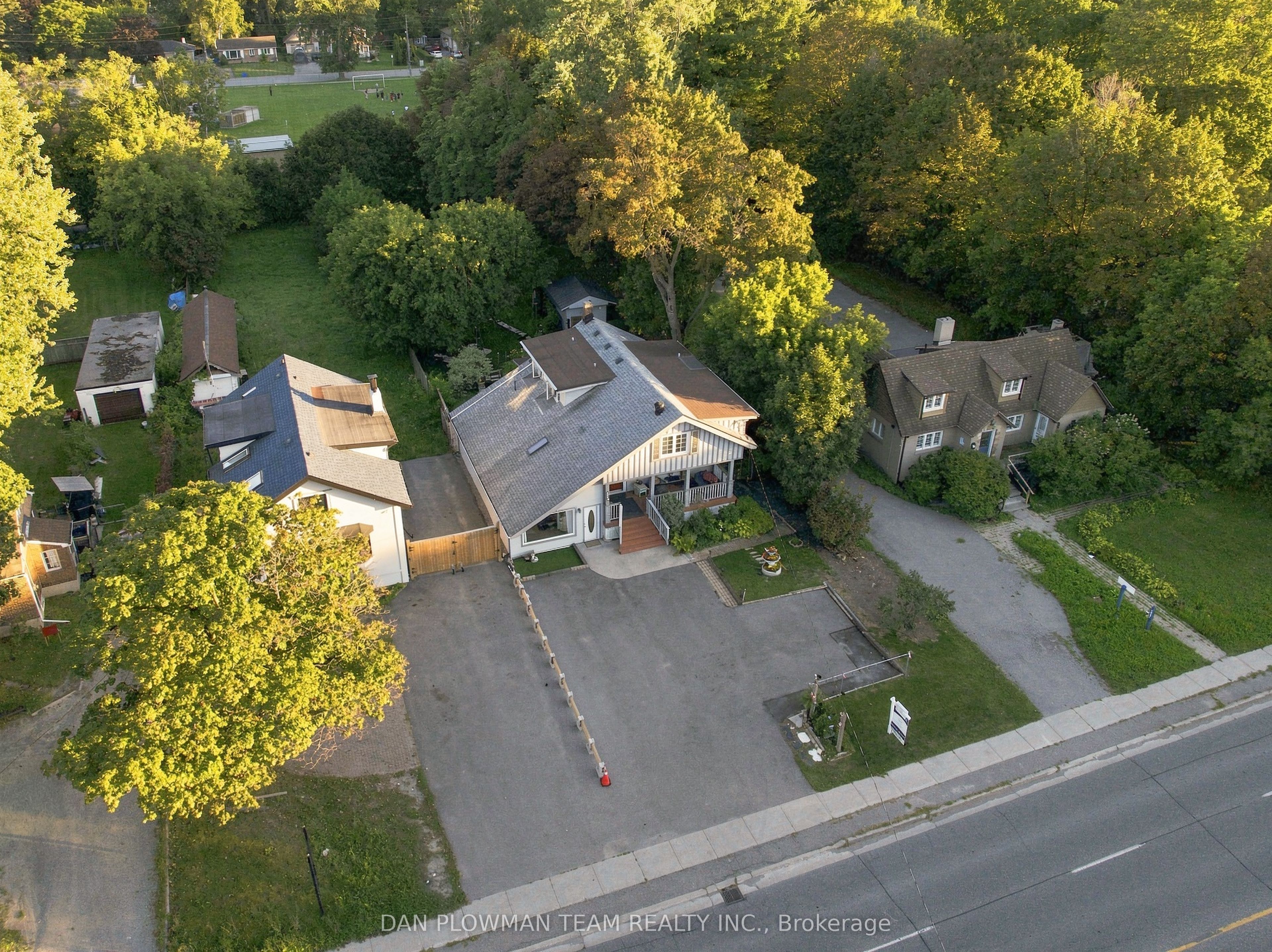 519 Kingston Road W Property Photo 41