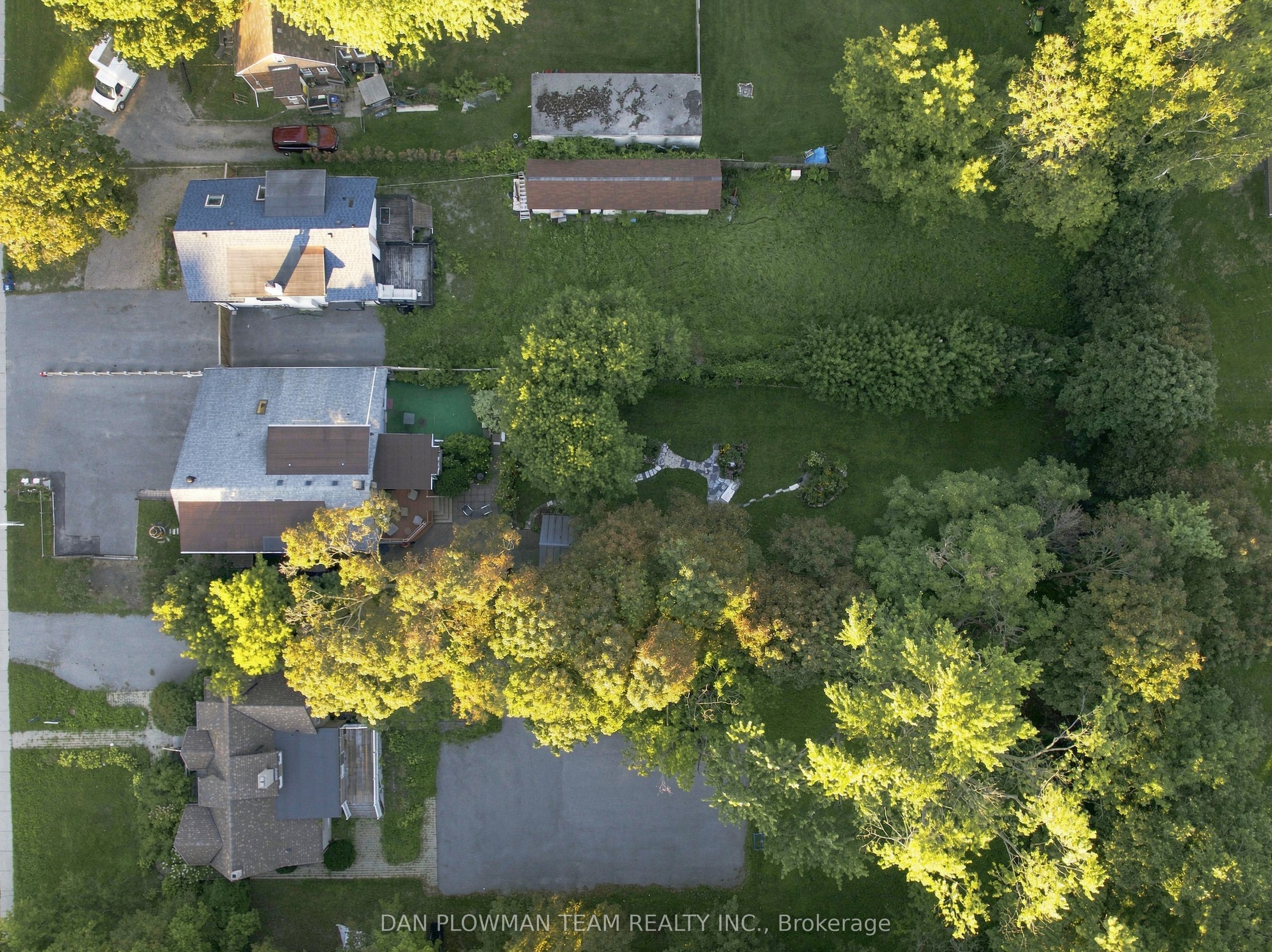 519 Kingston Road W Property Photo 42