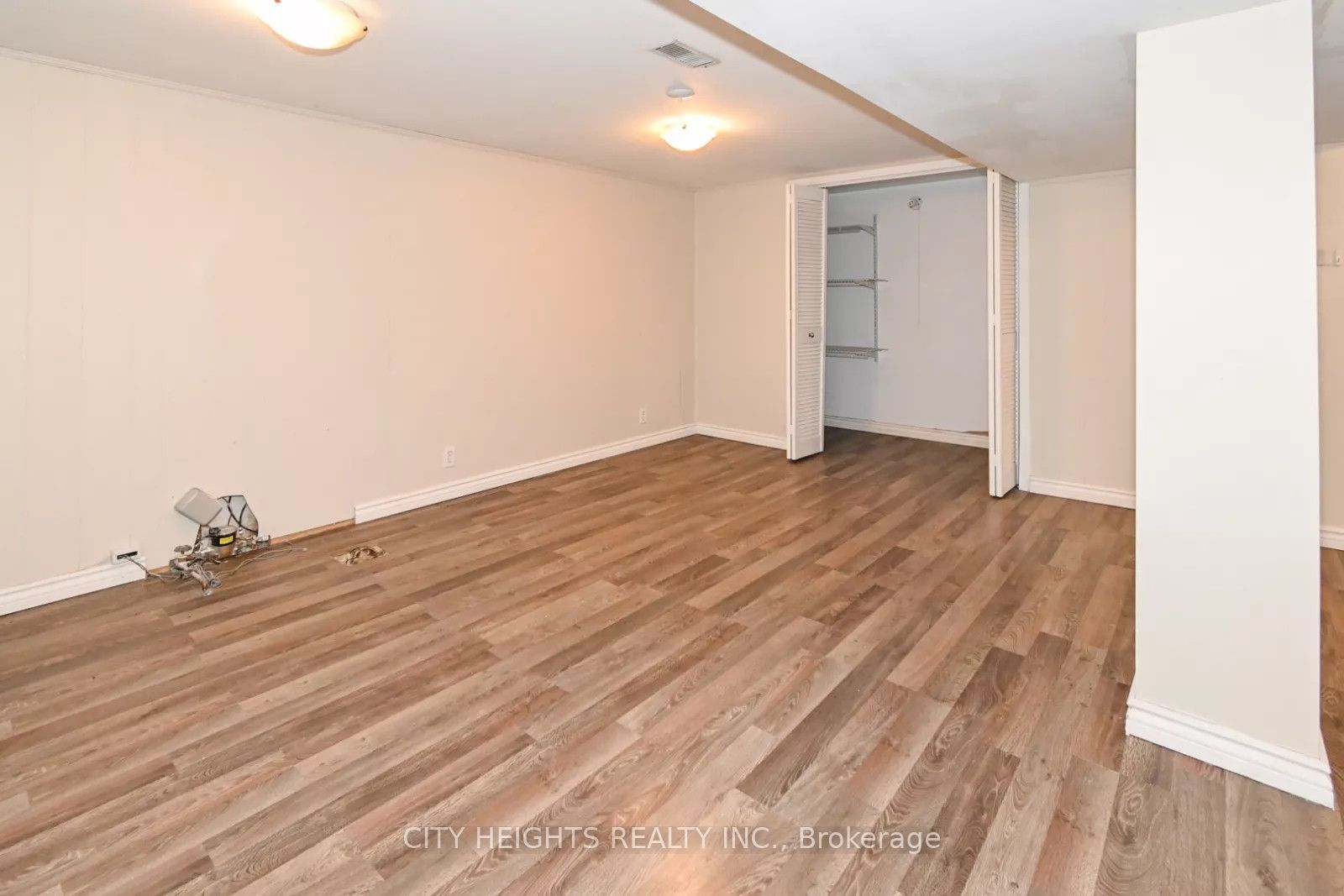 936 Somerville Street Basement Property Photo 4