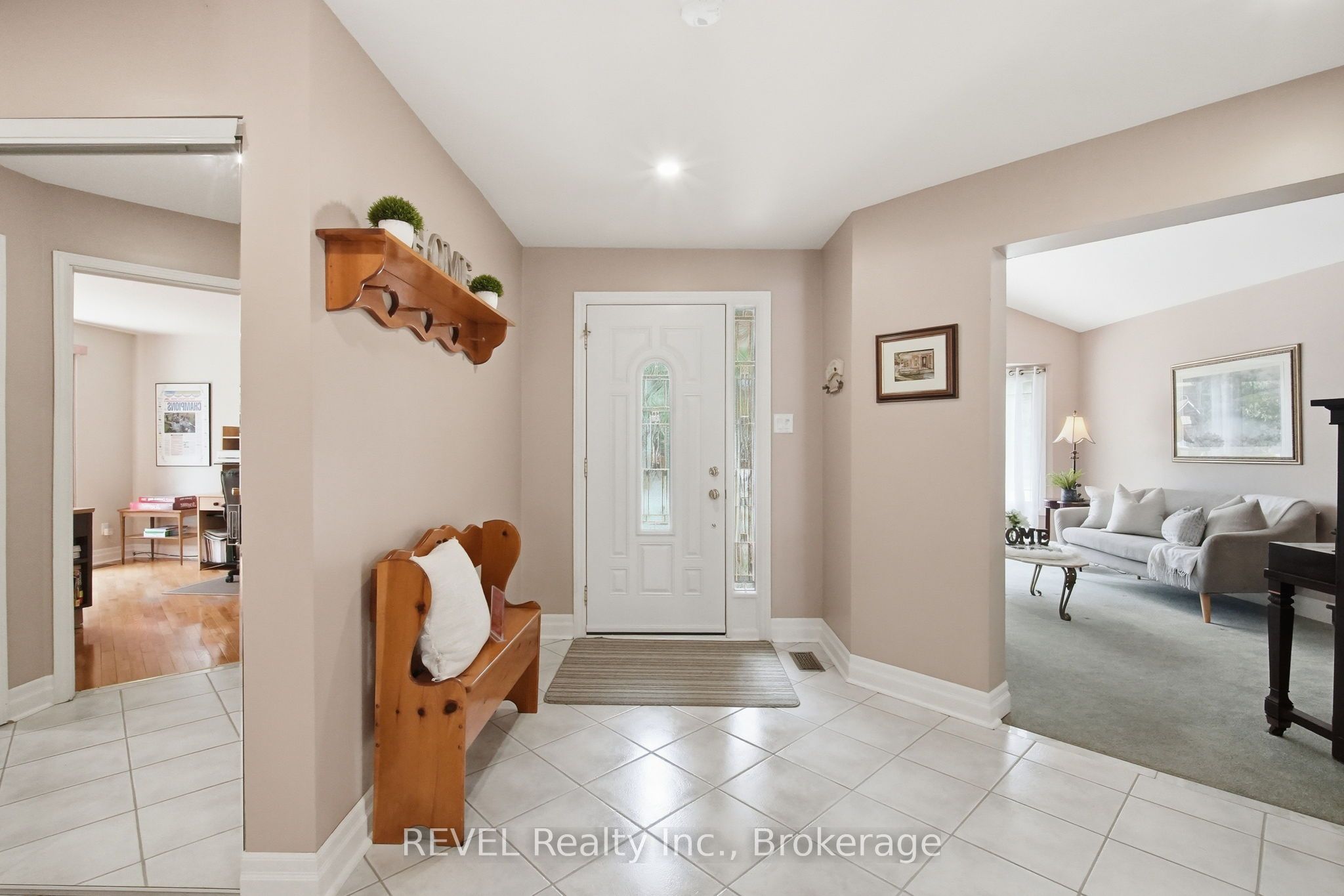 29 Stratton Crescent Property Photo 3