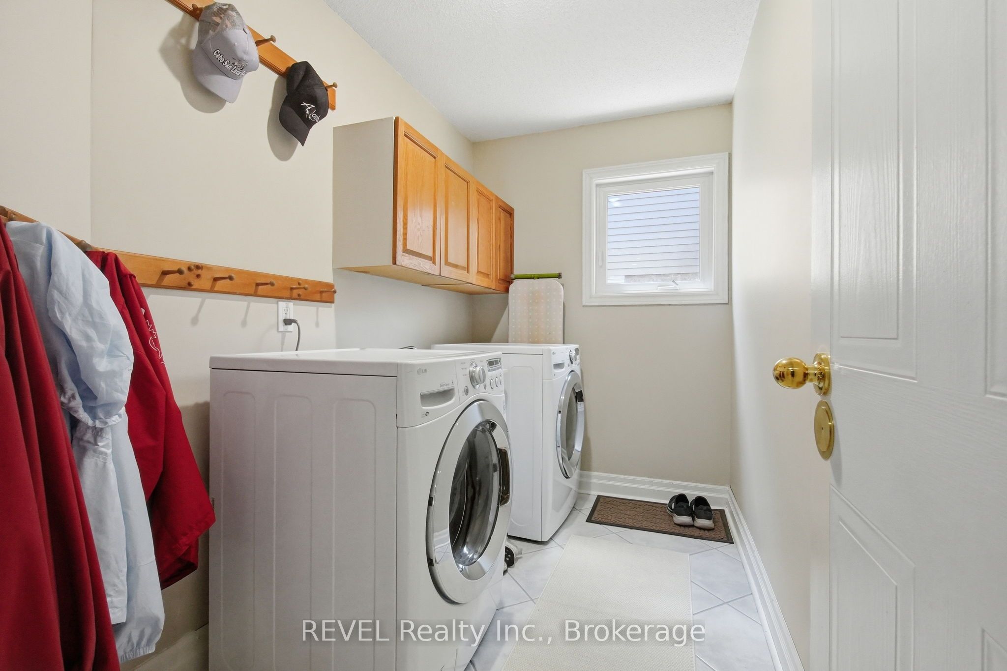 29 Stratton Crescent Property Photo 8