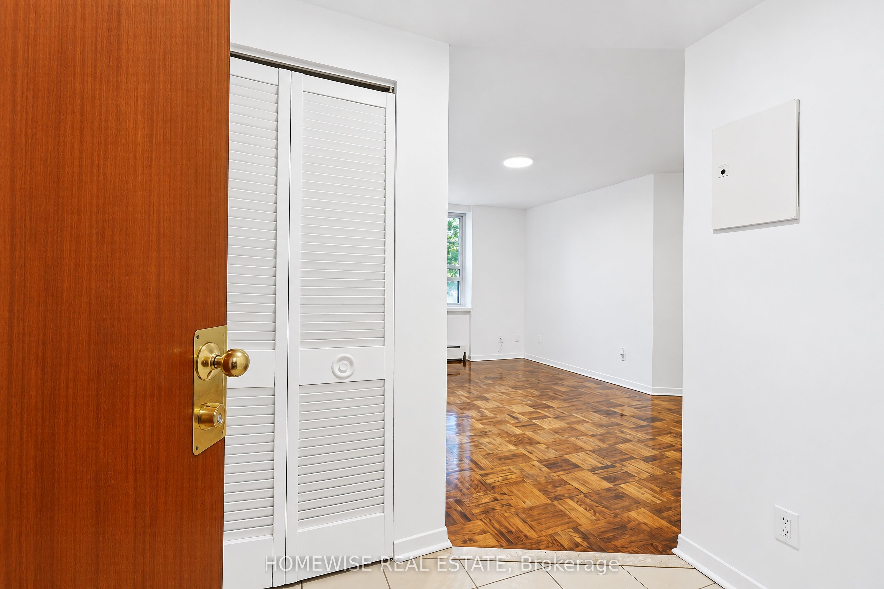 485 Kingston Road 414 Property Photo 5