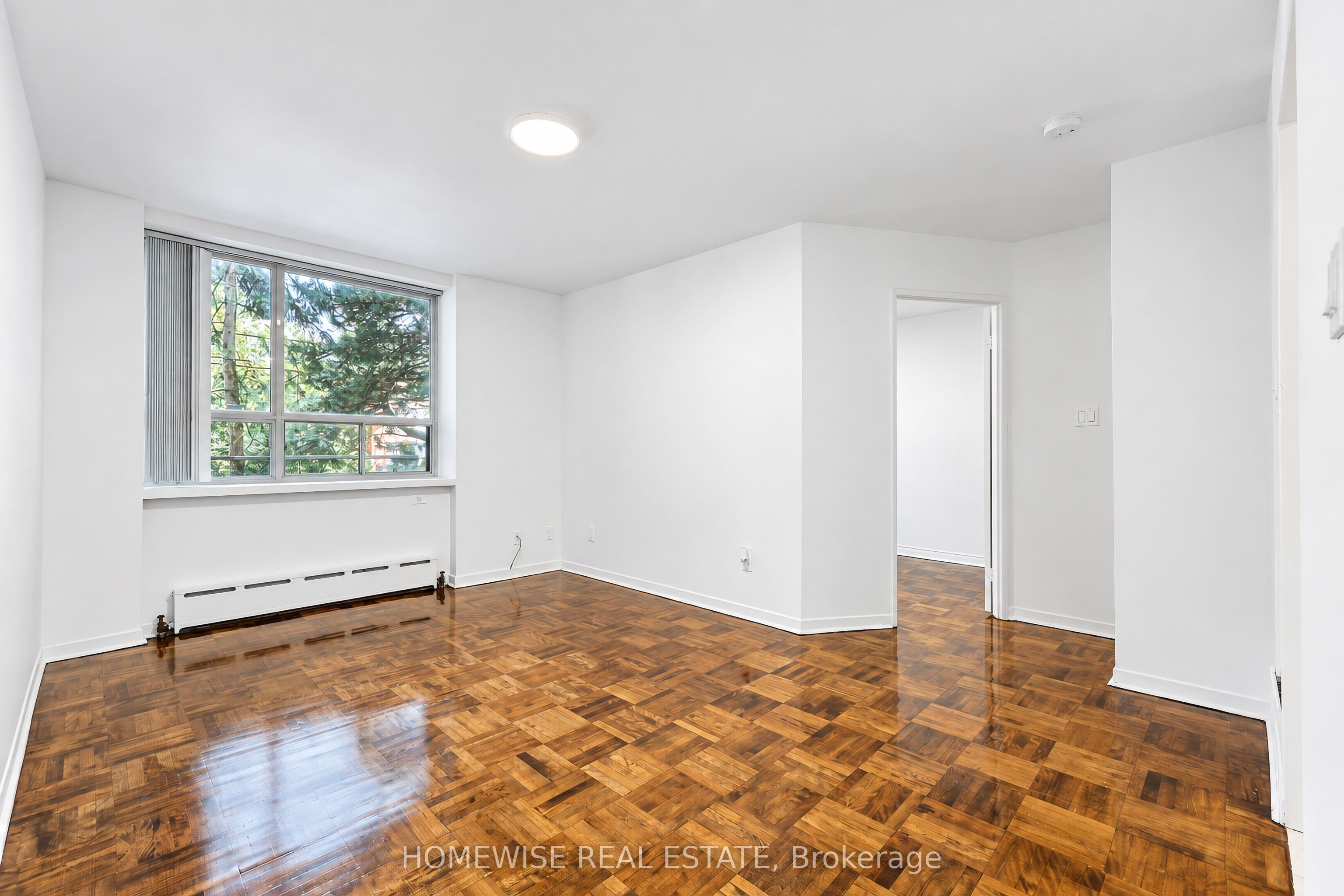 485 Kingston Road 414 Property Photo 6