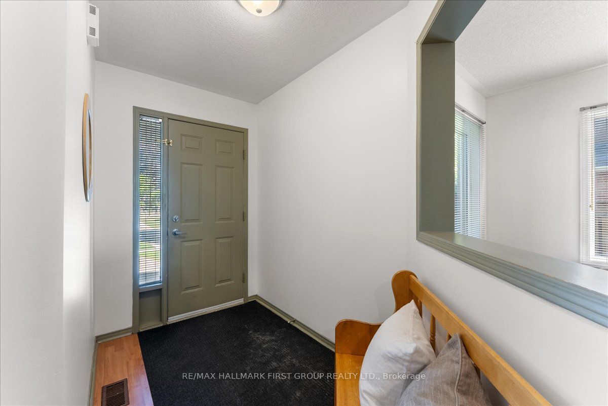 989 Deer Valley Drive Property Photo 4
