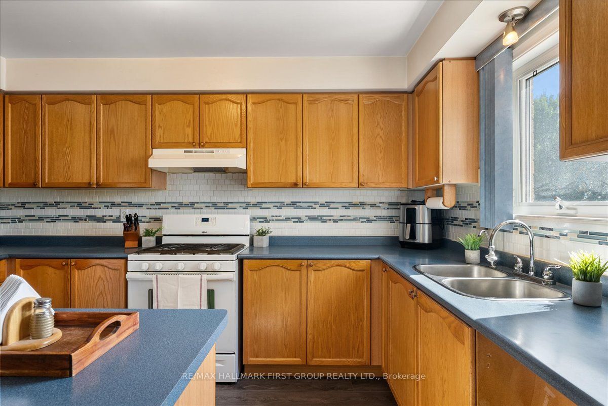 989 Deer Valley Drive Property Photo 13