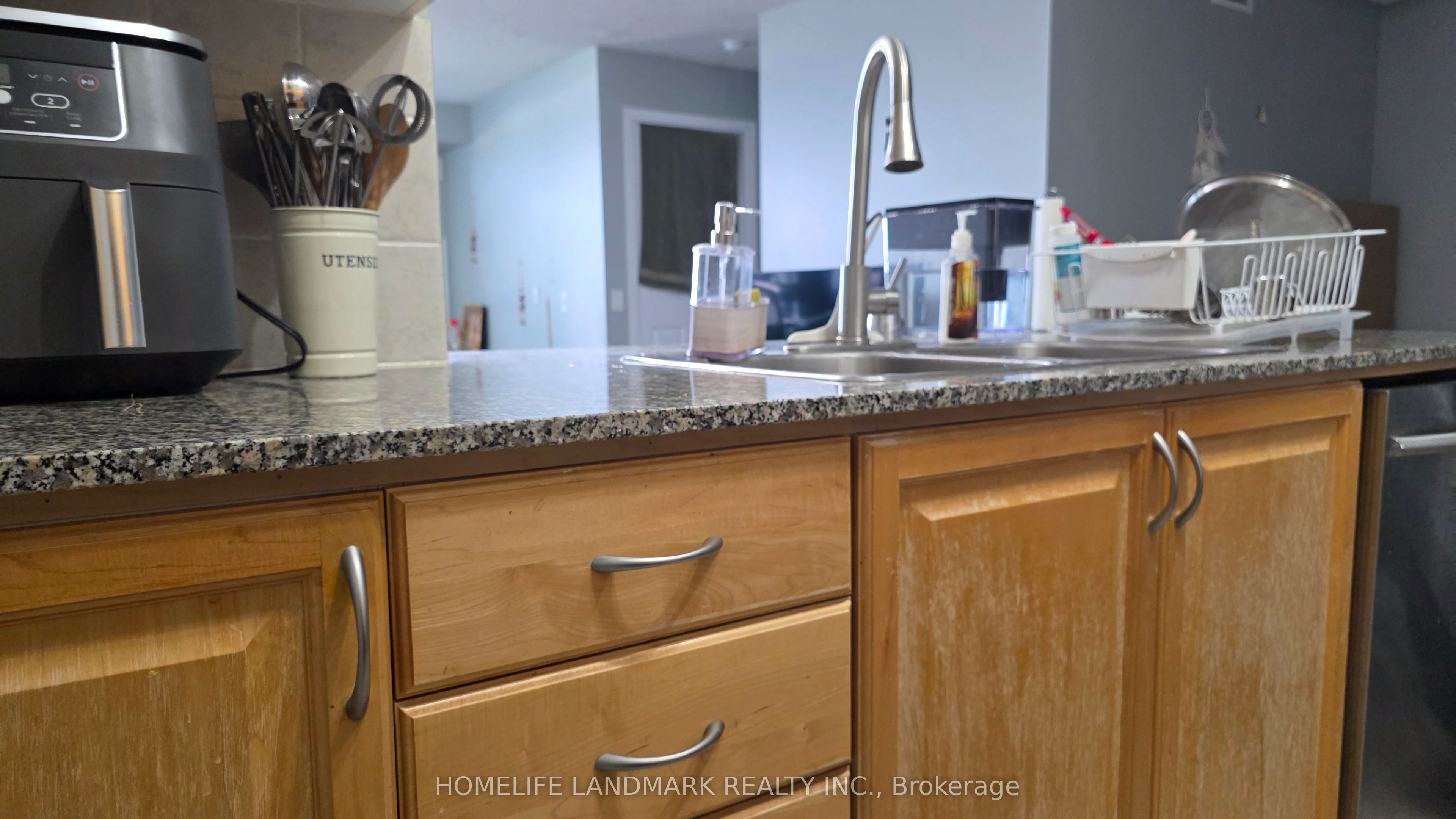 E13692790 Property Photo 13