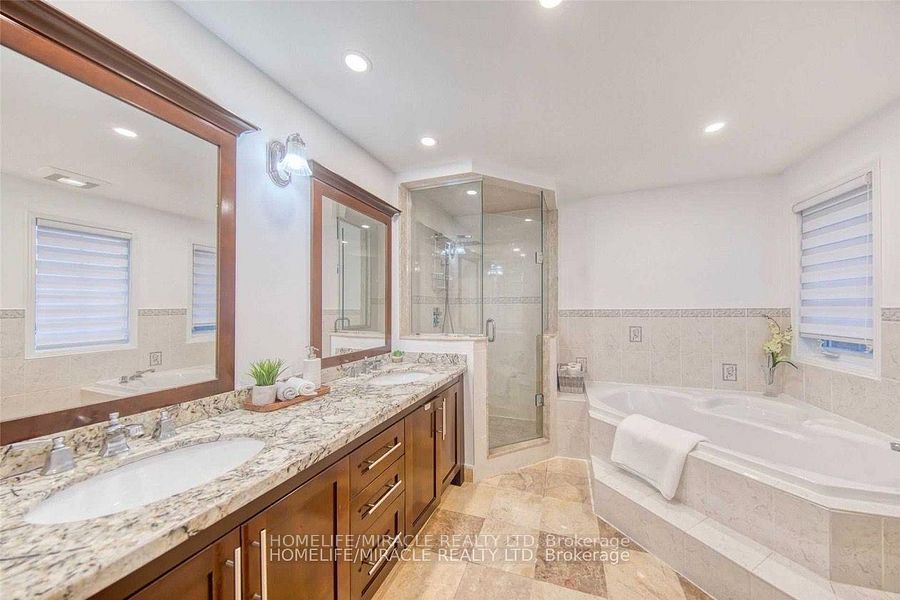 6 Adams Park Gate Main Floor Property Photo 23