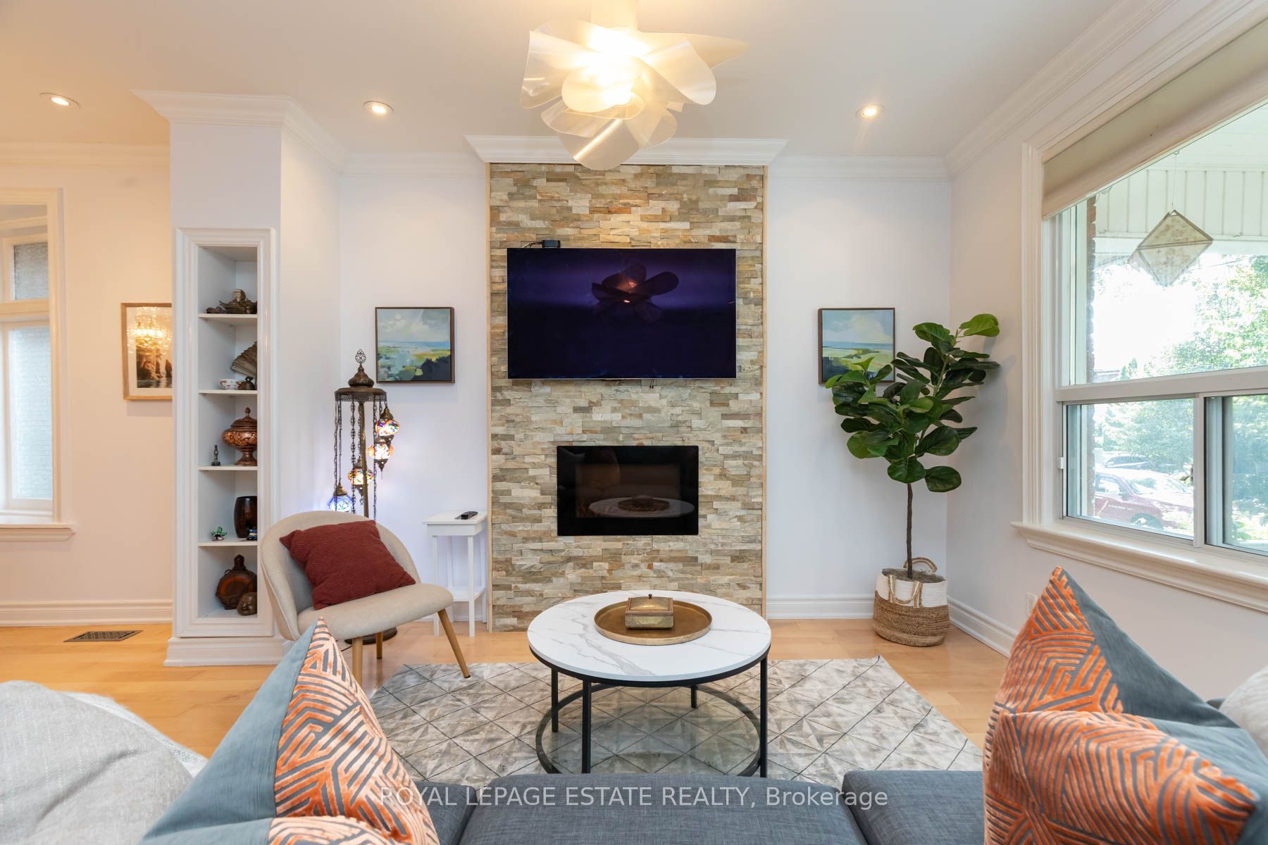 48 Bloomfield Avenue Property Photo 4