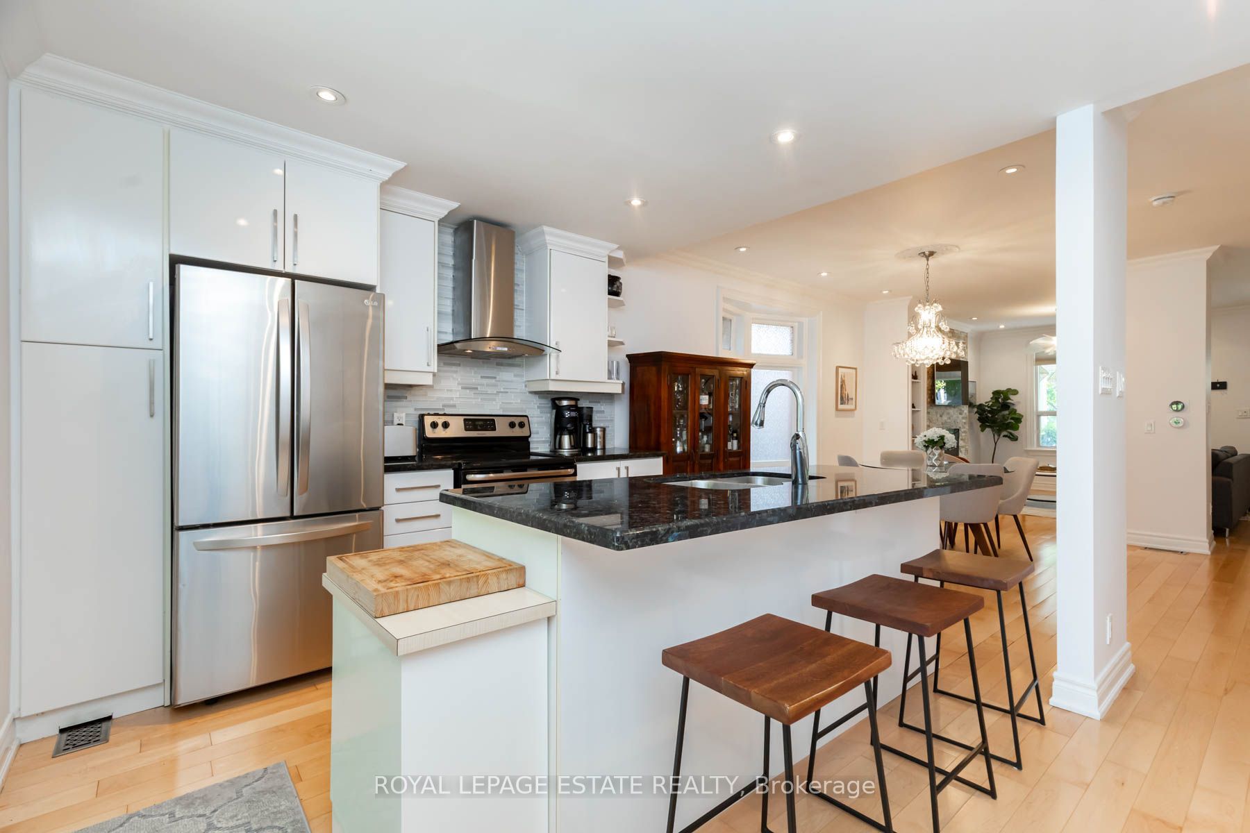 48 Bloomfield Avenue Property Photo 12
