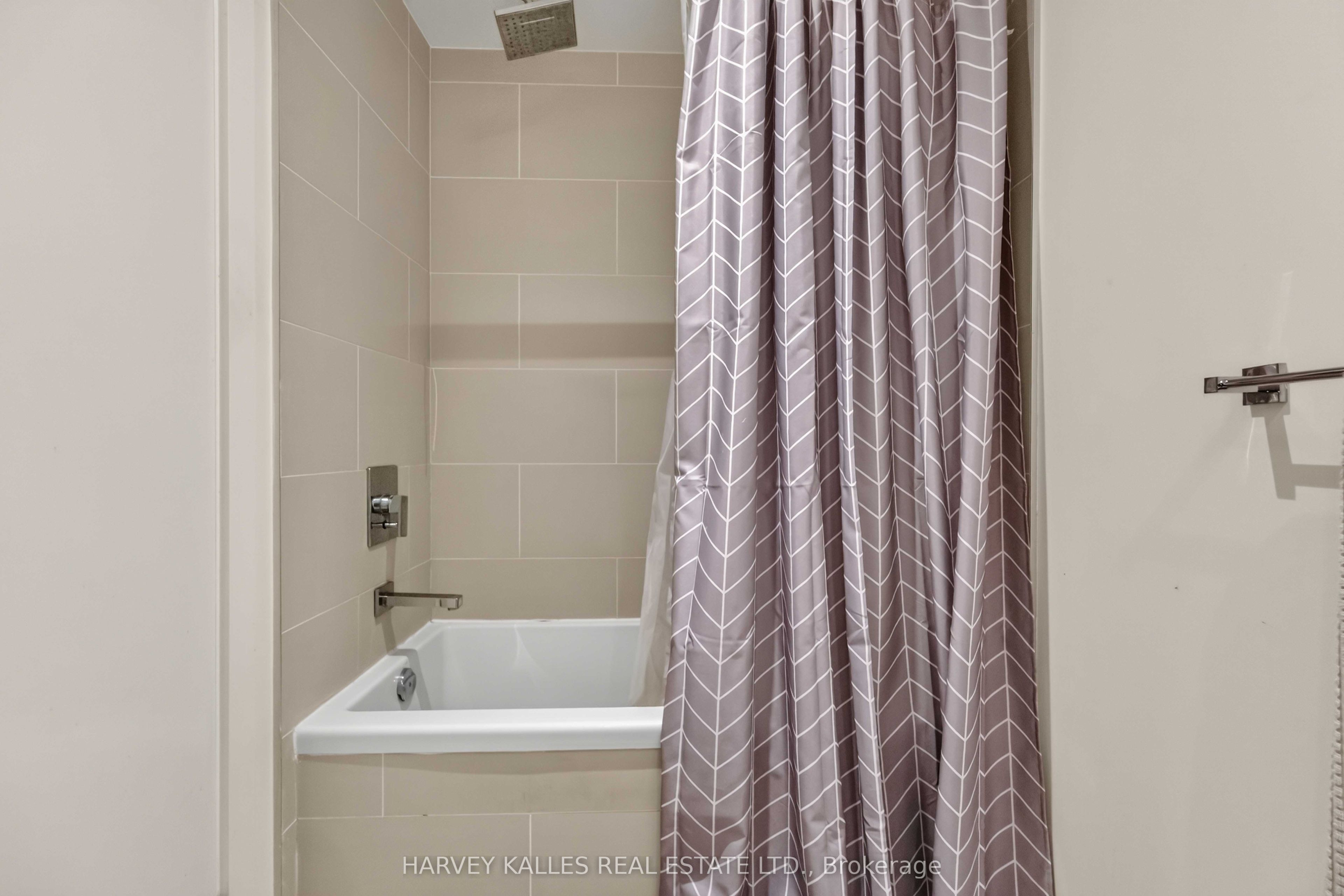 246 Logan Avenue 325 Property Photo 25