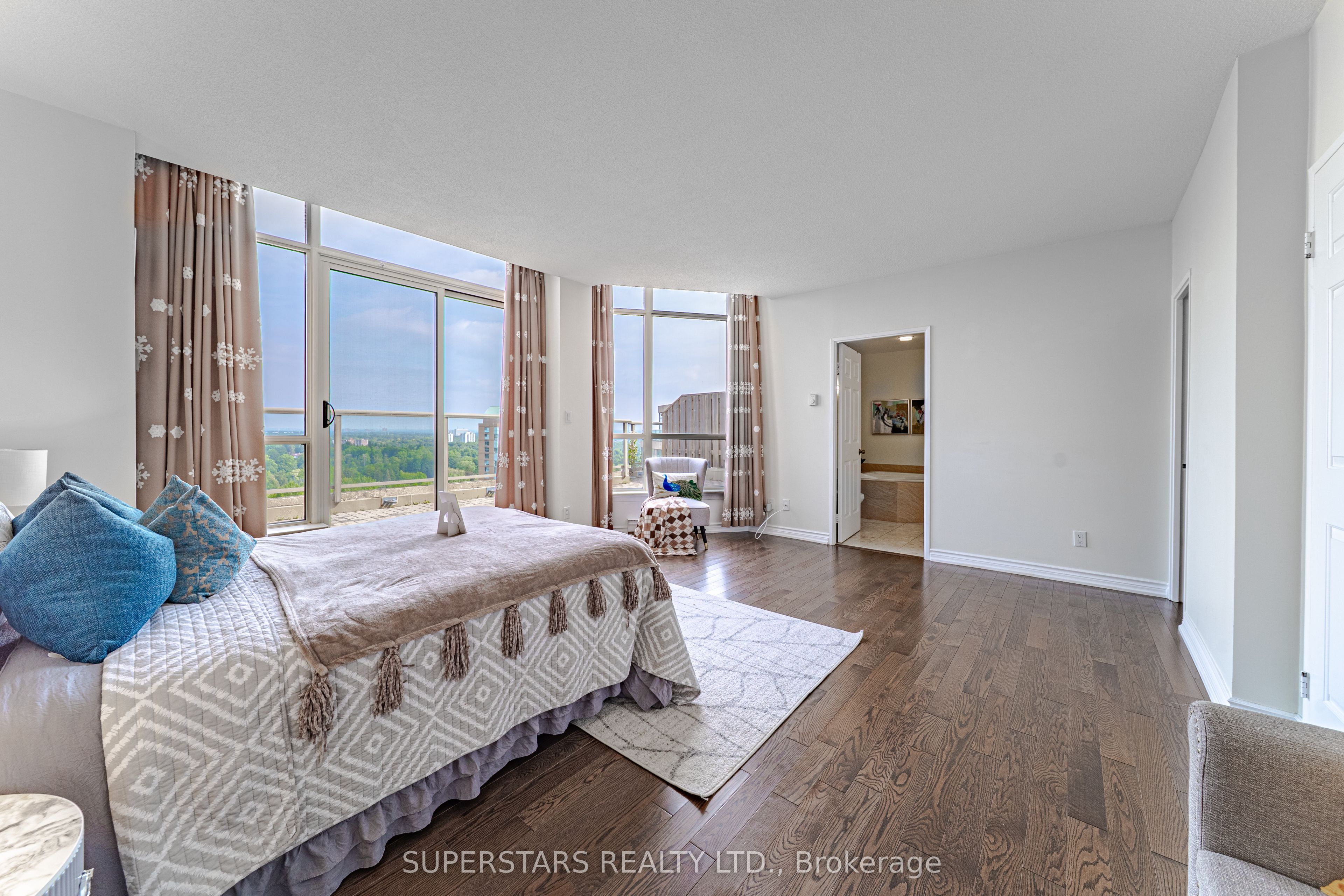 20 Guildwood Parkway Ph14 Property Photo 19