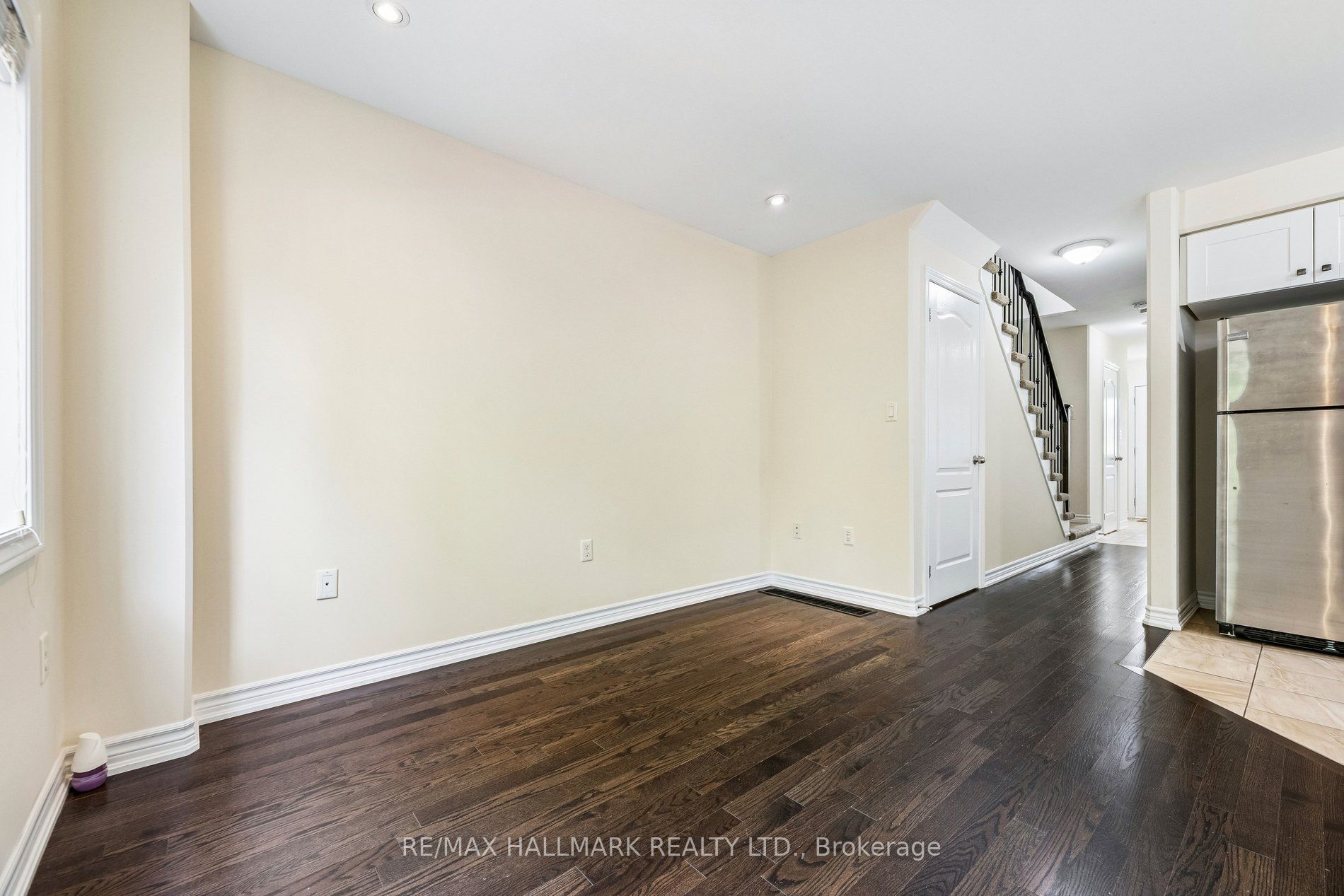 24 Markham Trail Property Photo 8