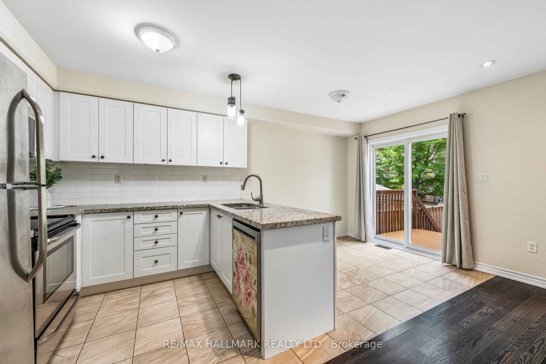 24 Markham Trail Property Photo 9