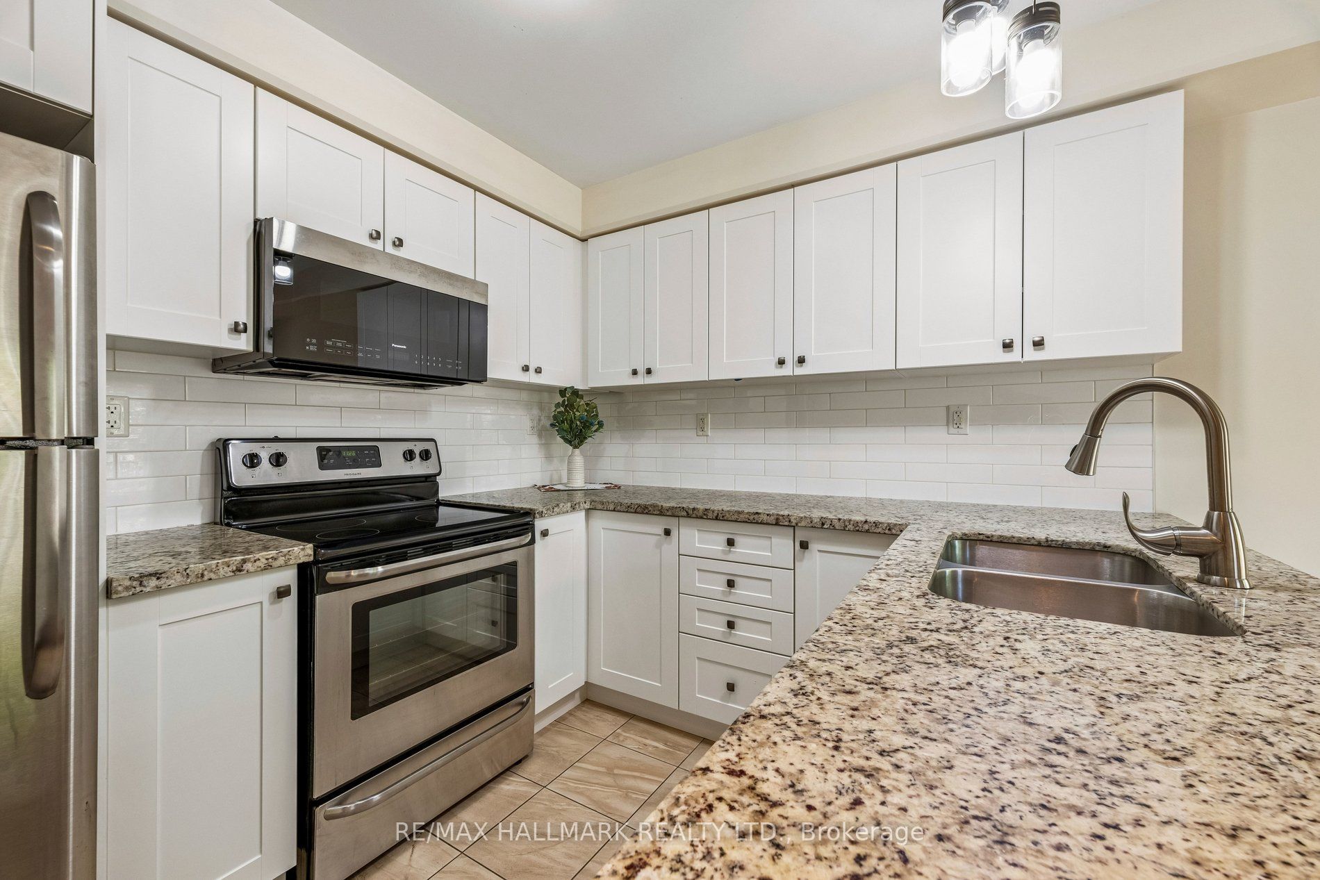 24 Markham Trail Property Photo 10