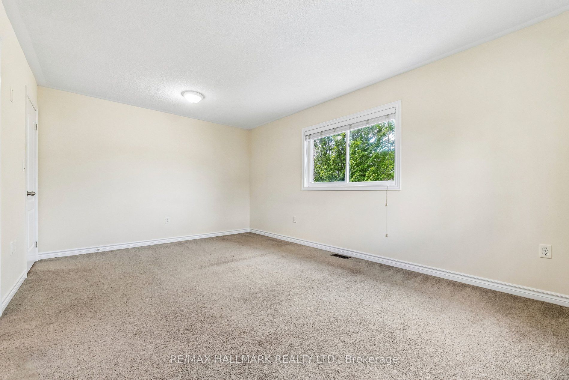 24 Markham Trail Property Photo 13