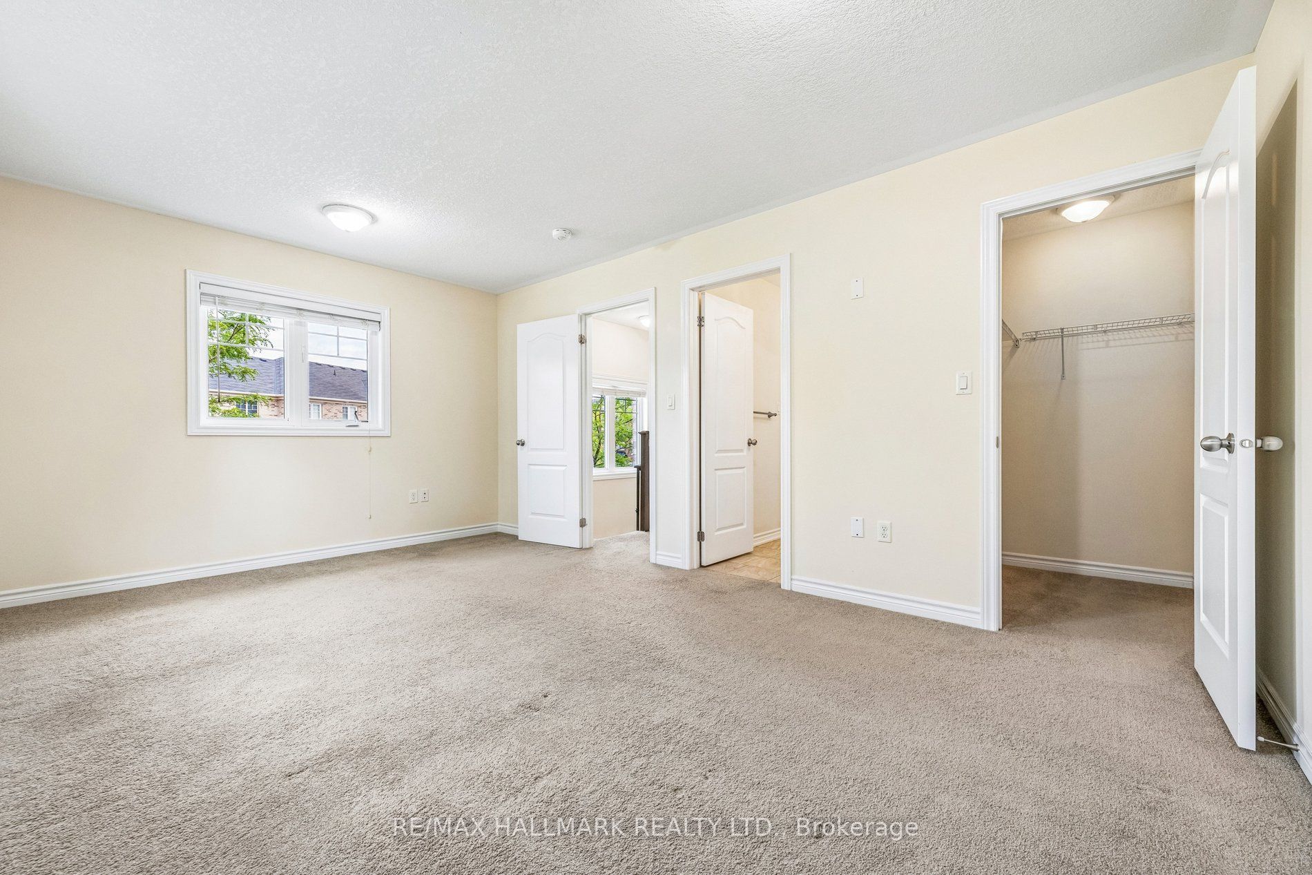 24 Markham Trail Property Photo 14