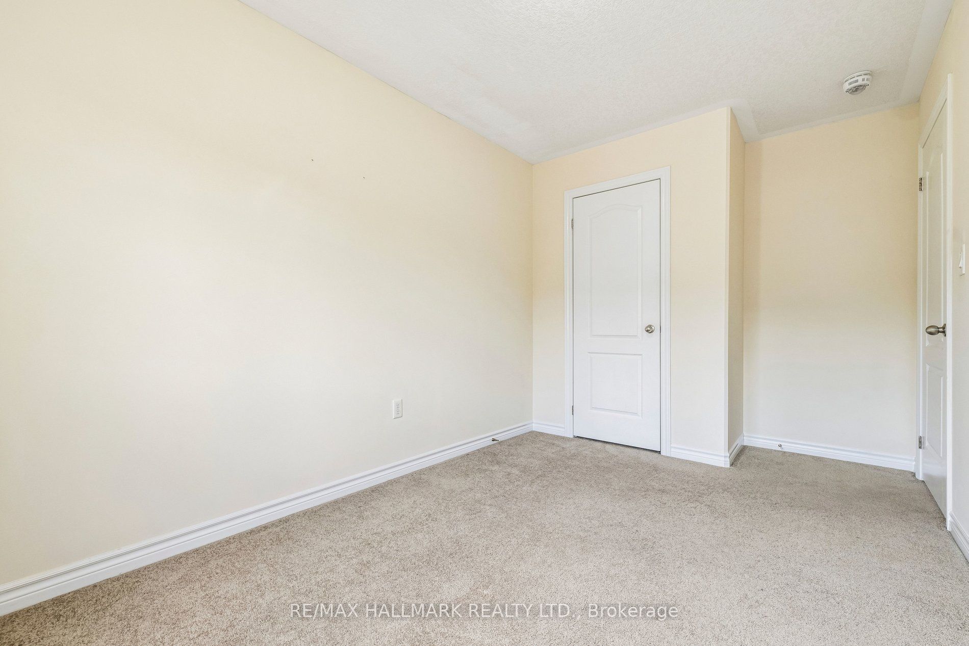 24 Markham Trail Property Photo 16