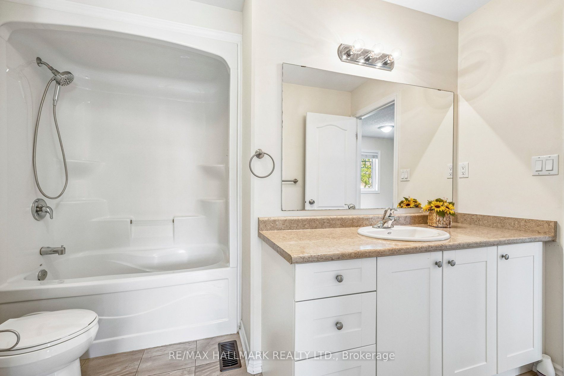 24 Markham Trail Property Photo 20