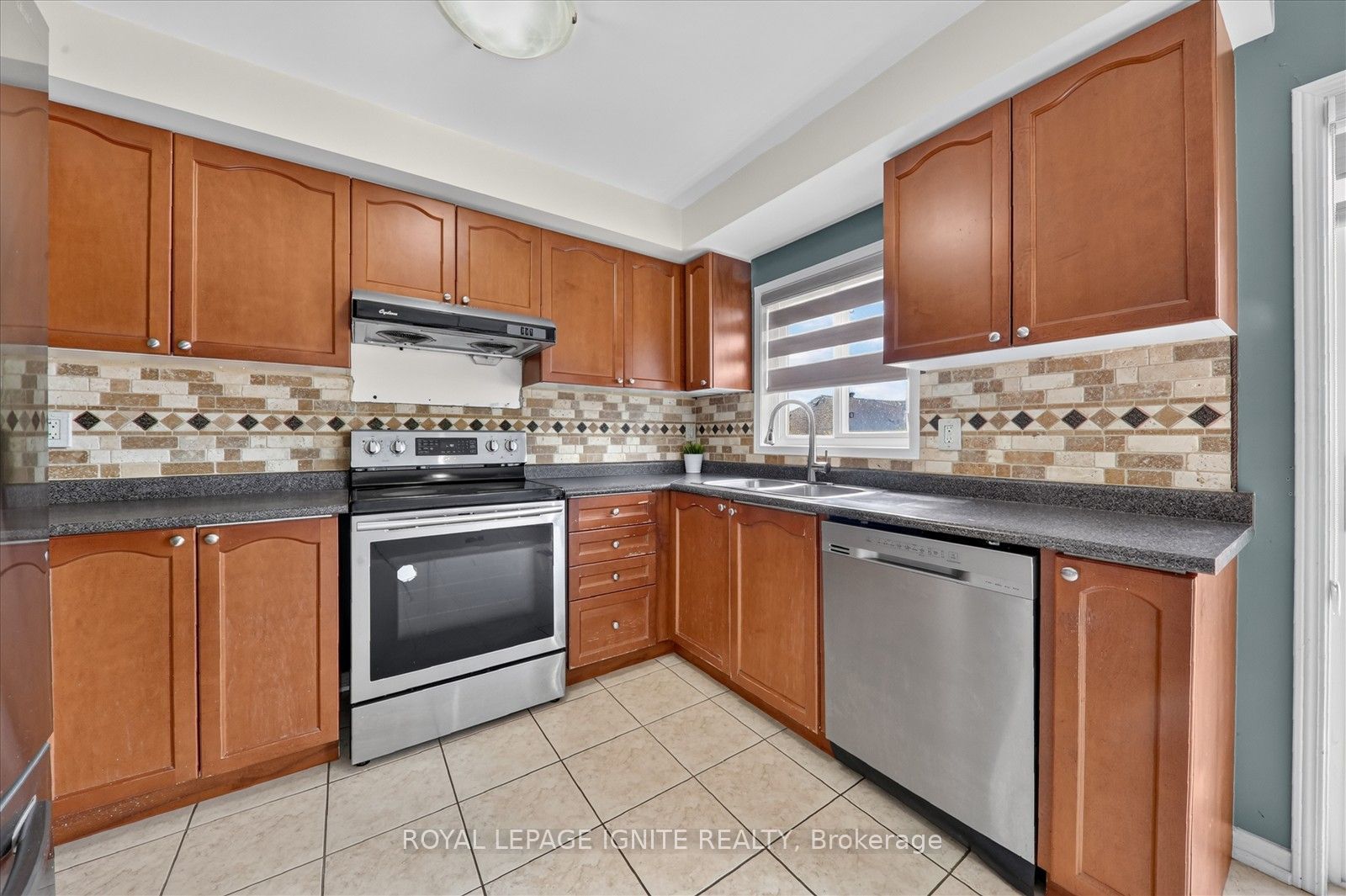 72 Oakins Lane Property Photo 10