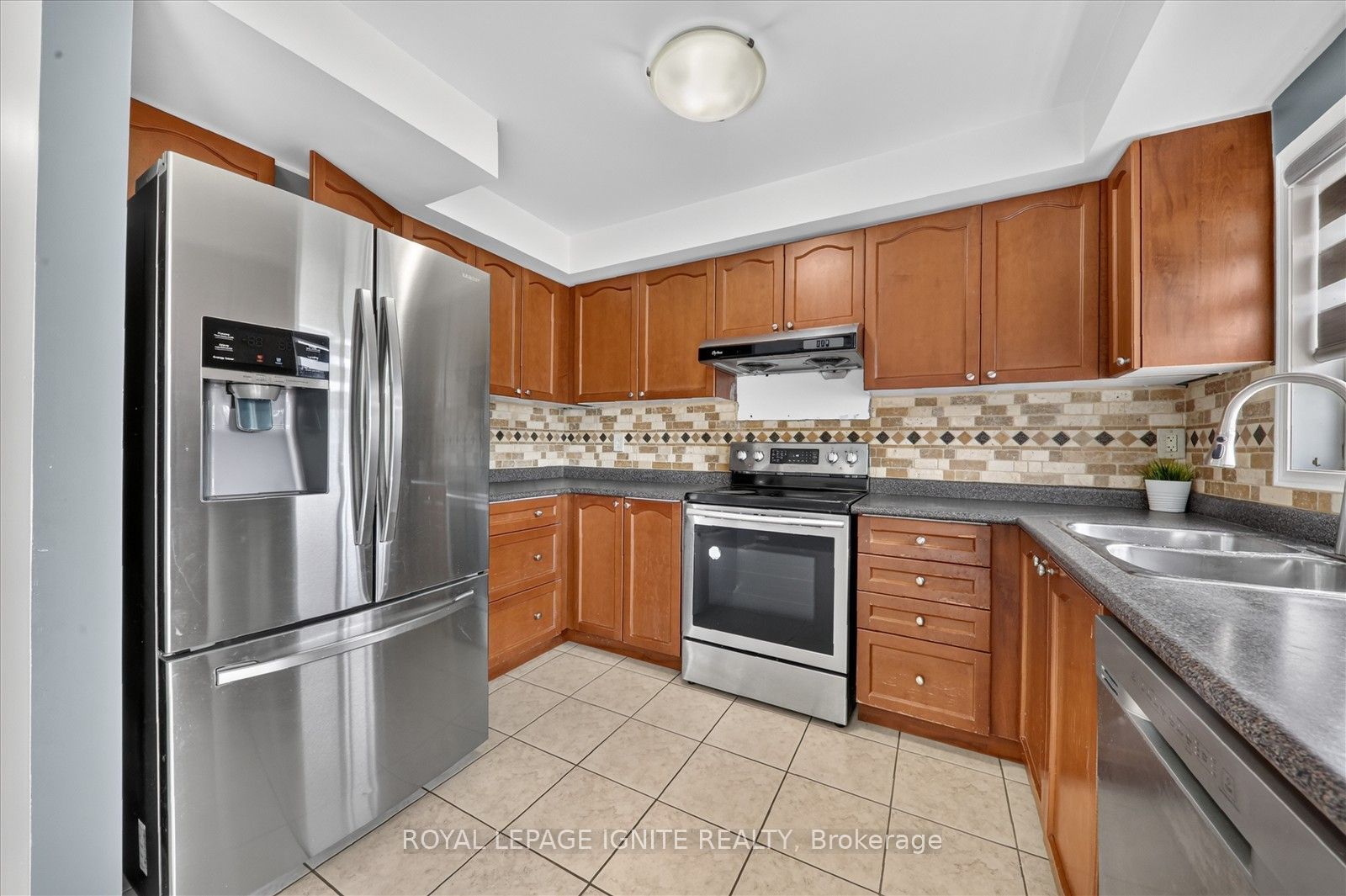 72 Oakins Lane Property Photo 11