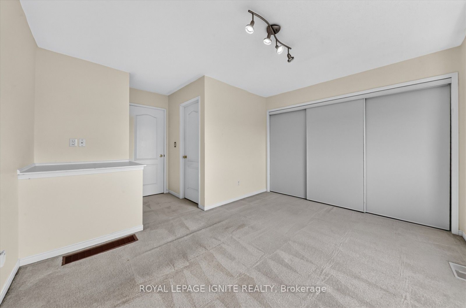 72 Oakins Lane Property Photo 21