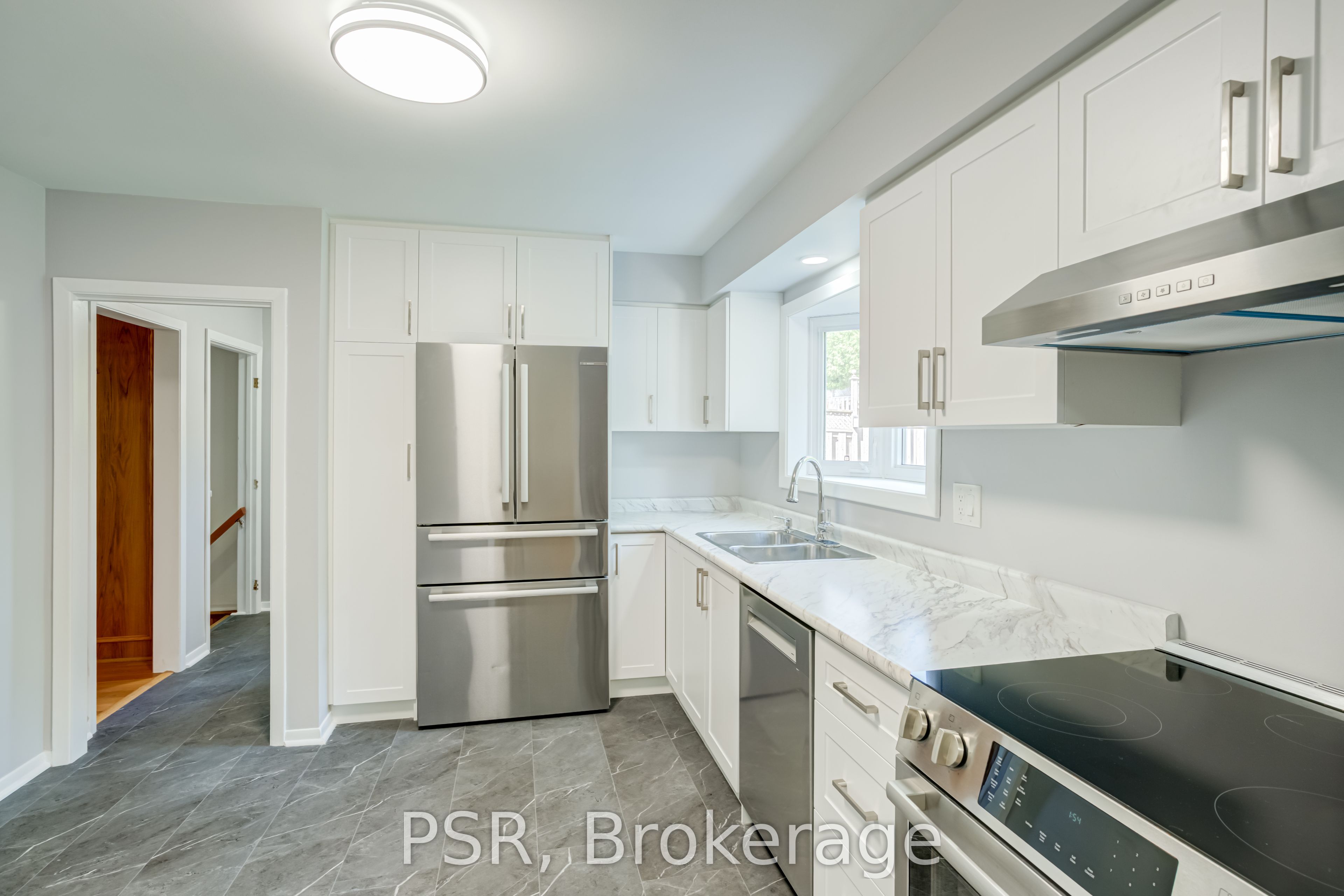 375 Inverness Drive Property Photo 10
