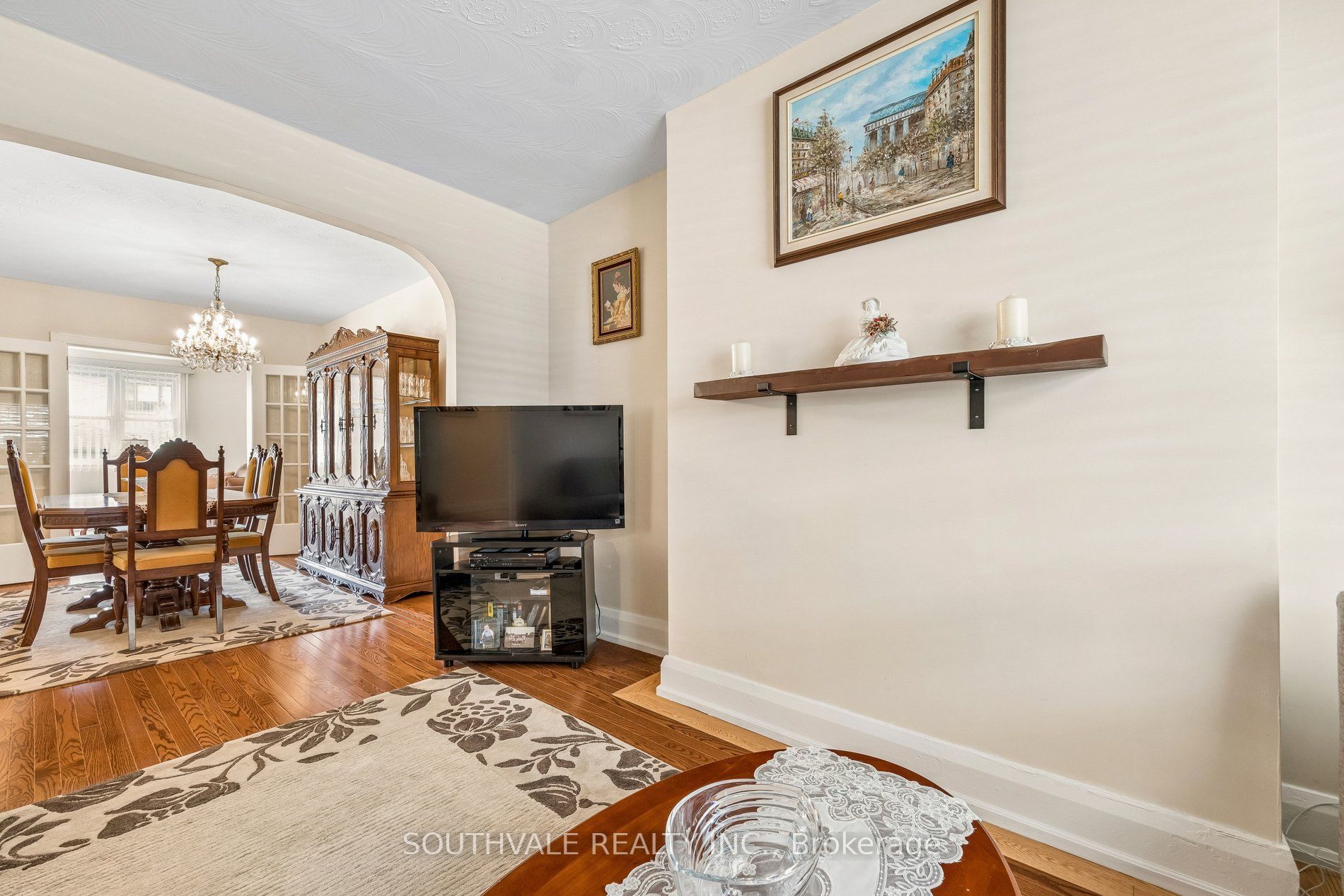 67 Kings Park Boulevard Property Photo 10