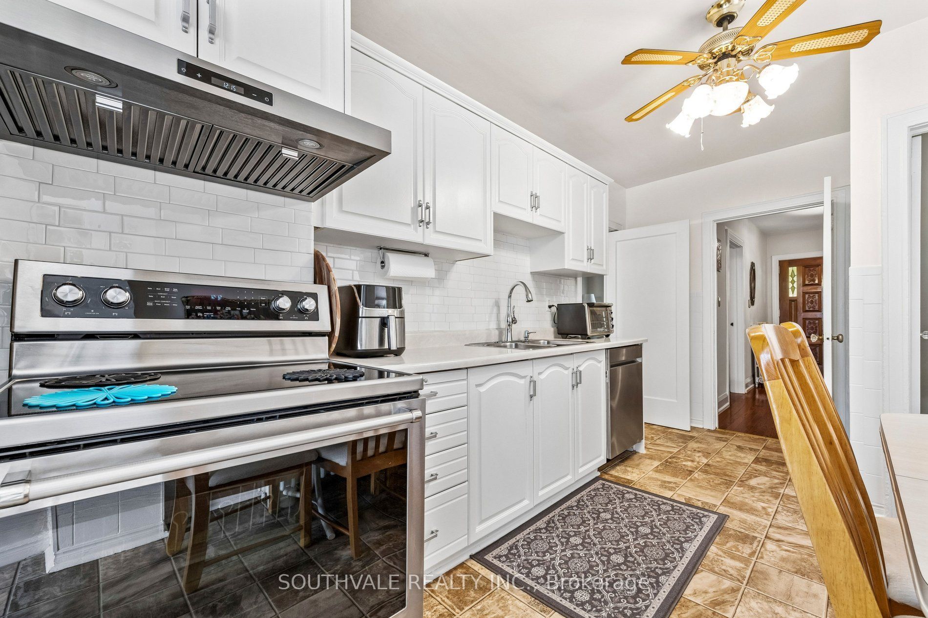 67 Kings Park Boulevard Property Photo 18