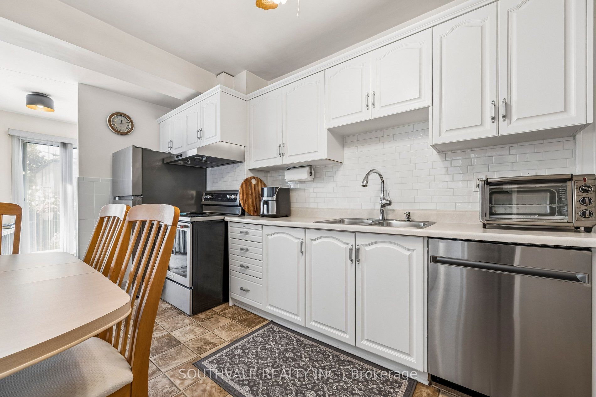 67 Kings Park Boulevard Property Photo 19