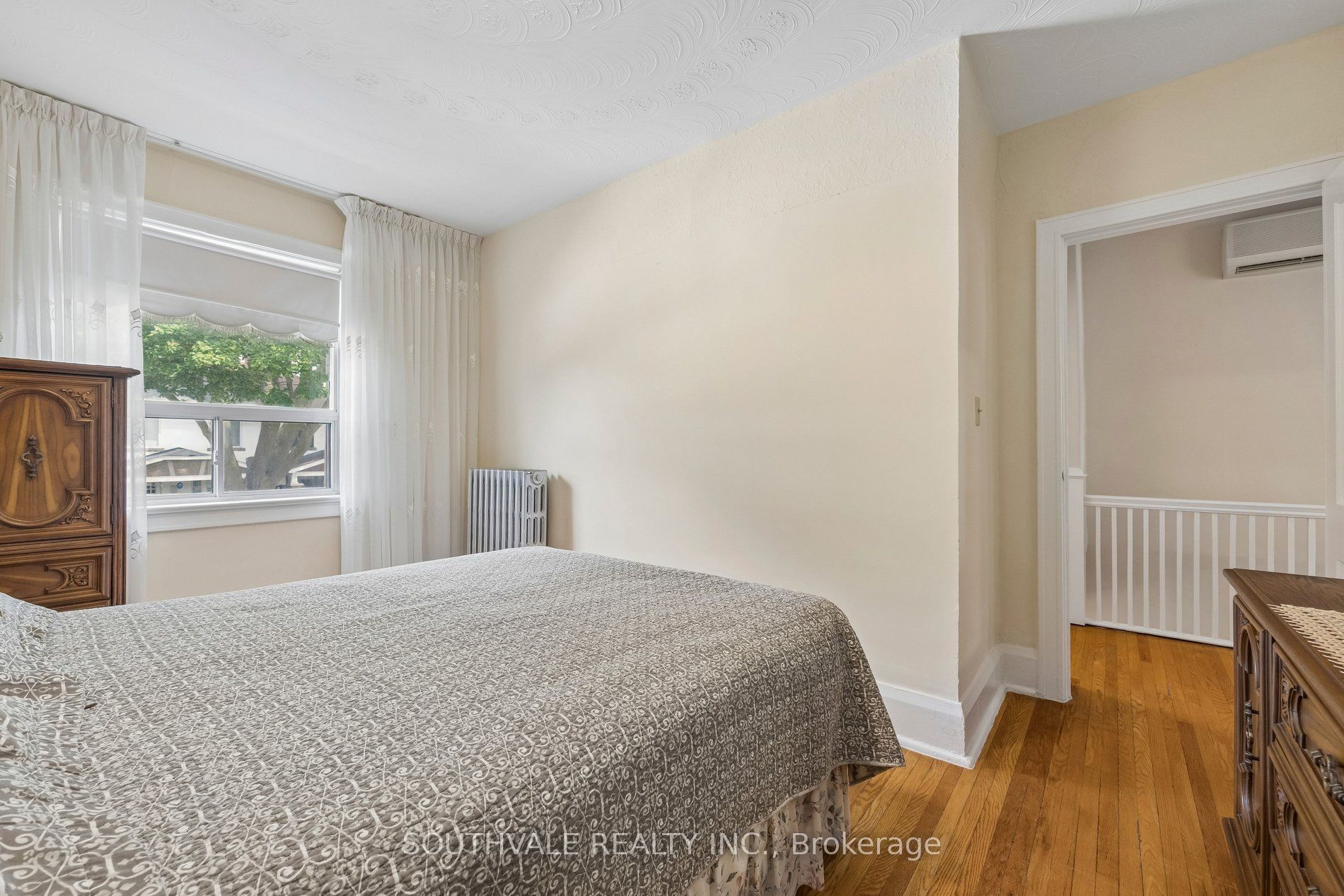 67 Kings Park Boulevard Property Photo 27