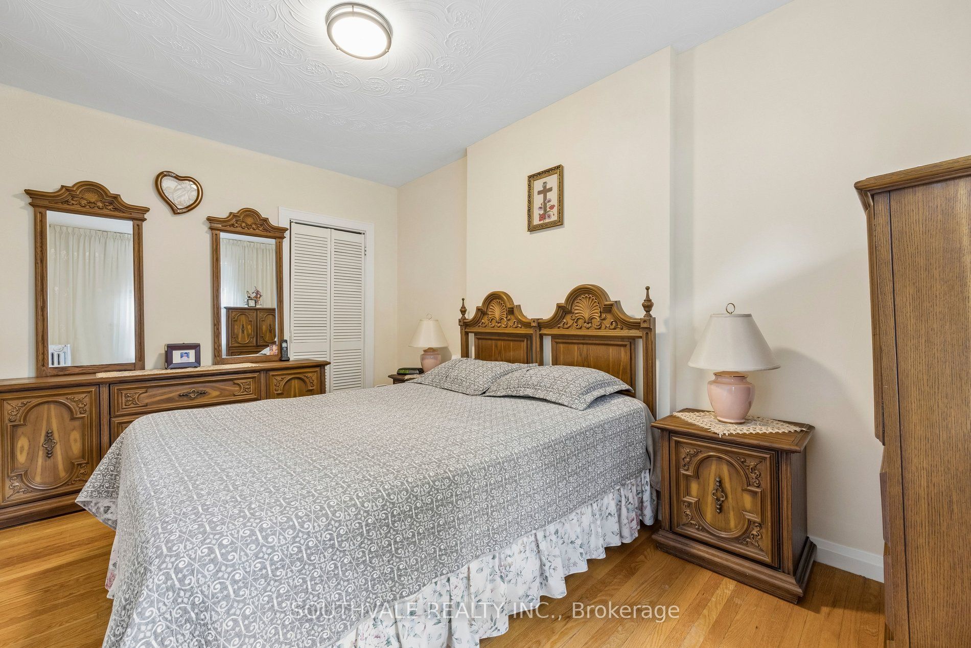 67 Kings Park Boulevard Property Photo 28