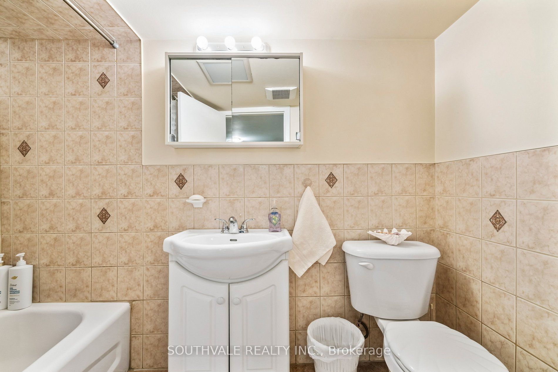 67 Kings Park Boulevard Property Photo 34