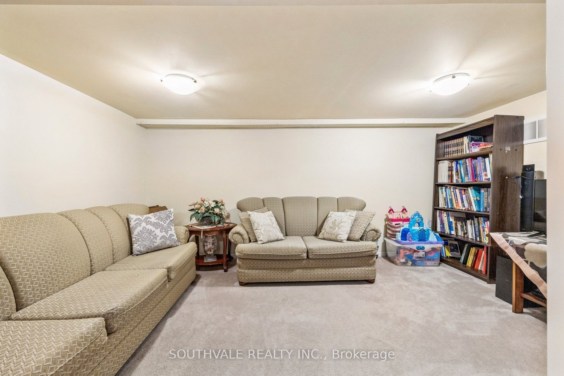 67 Kings Park Boulevard Property Photo 37