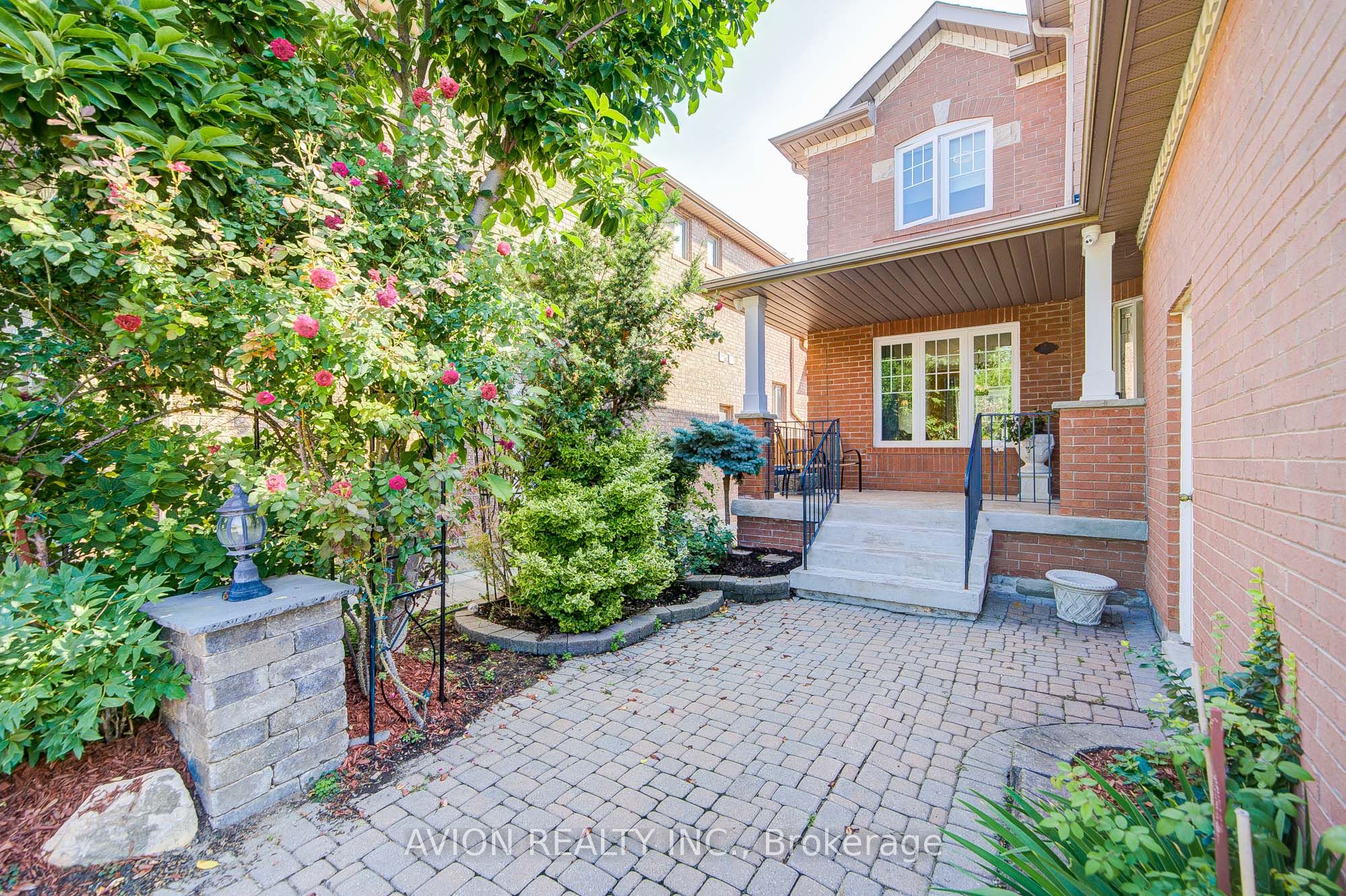 83 Stonebridge Boulevard Property Photo 3
