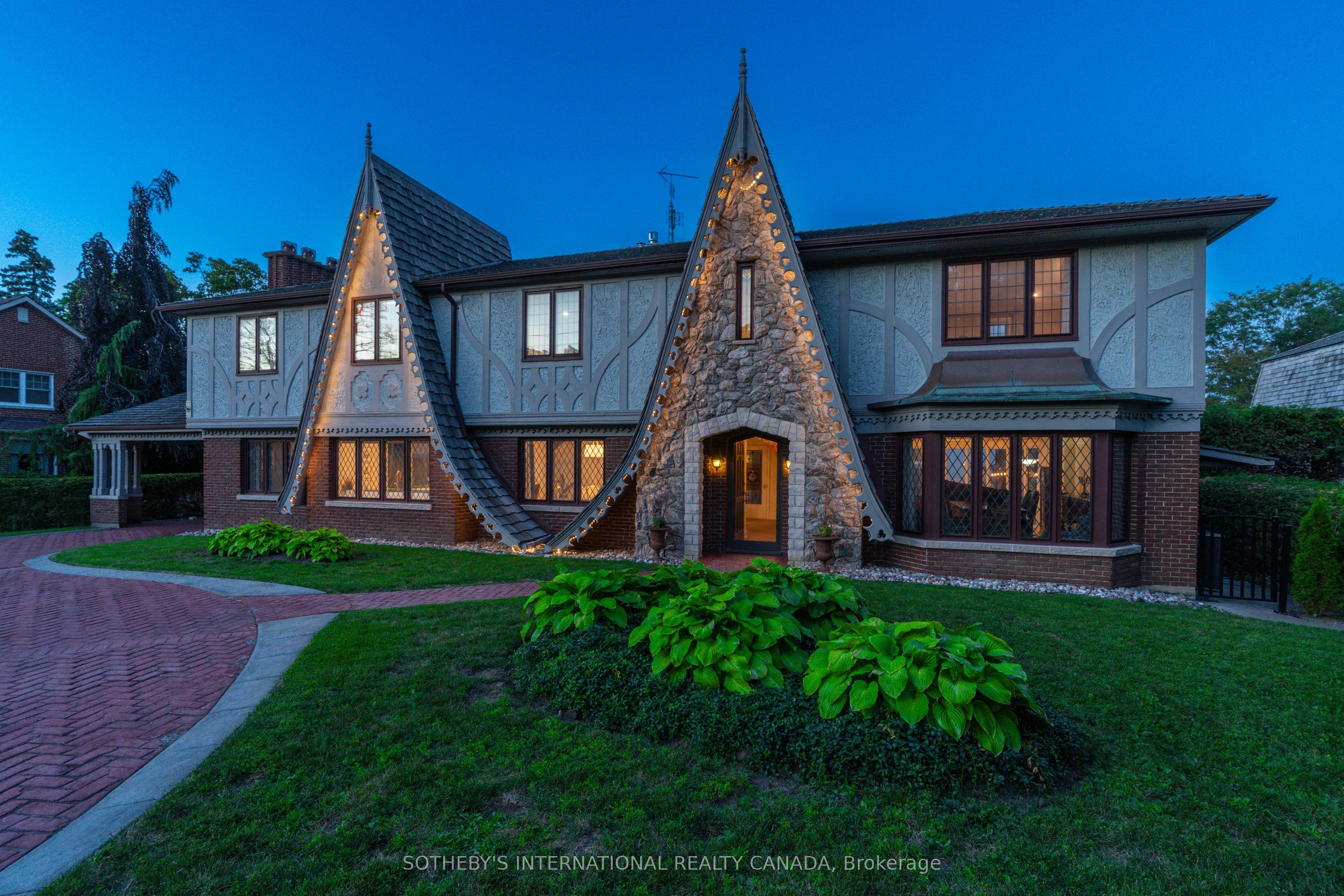 787 Simcoe Street N Property Photo 1