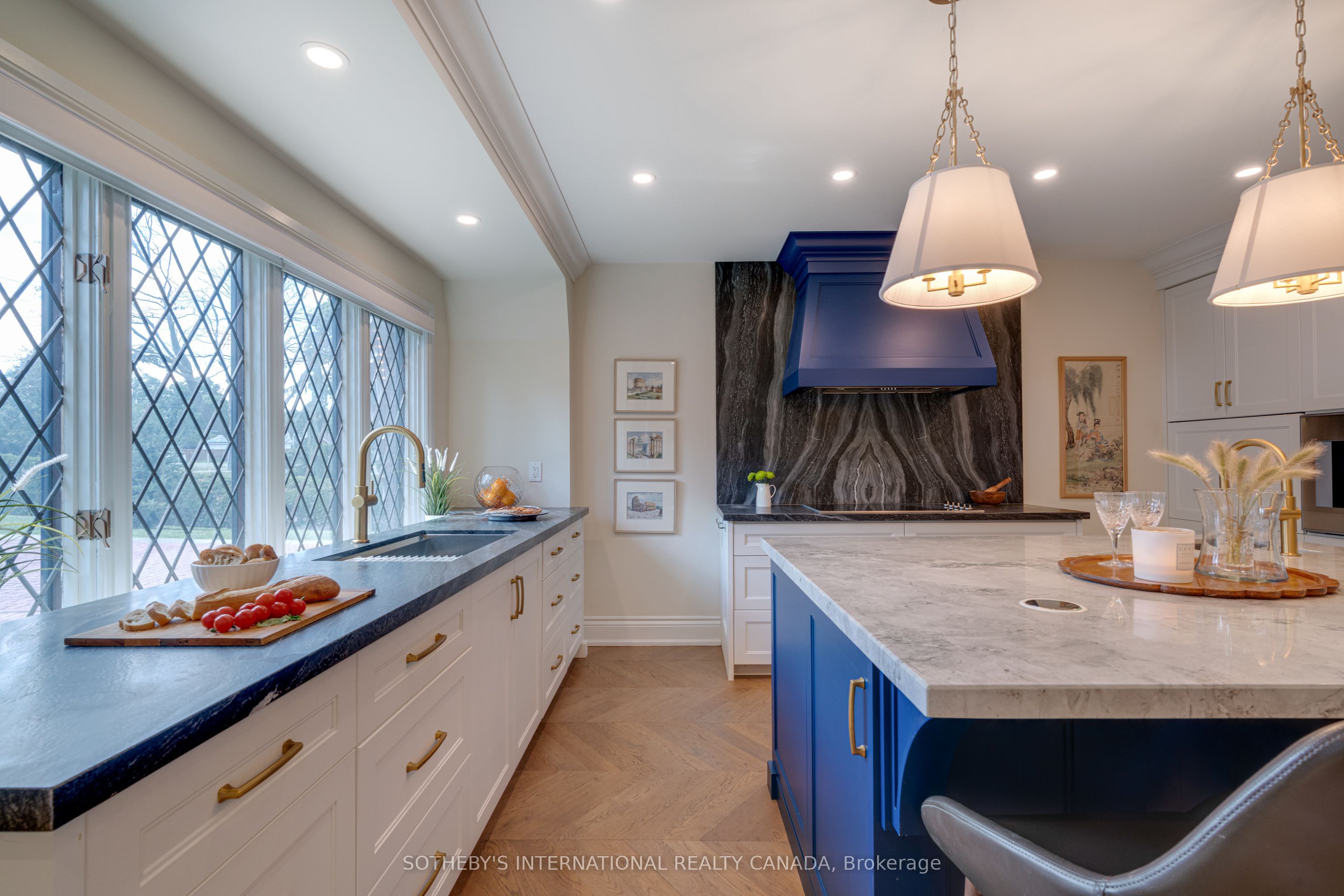 787 Simcoe Street N Property Photo 14