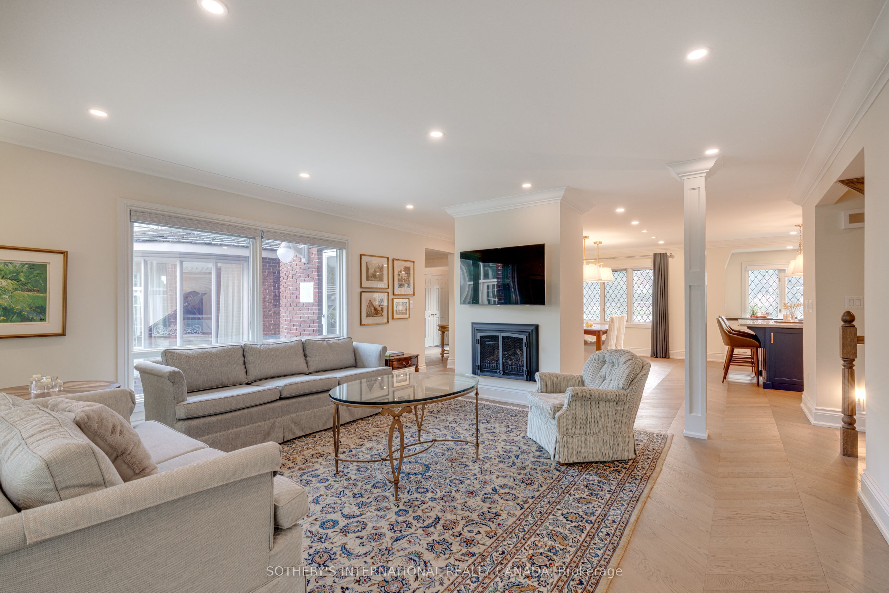 787 Simcoe Street N Property Photo 18