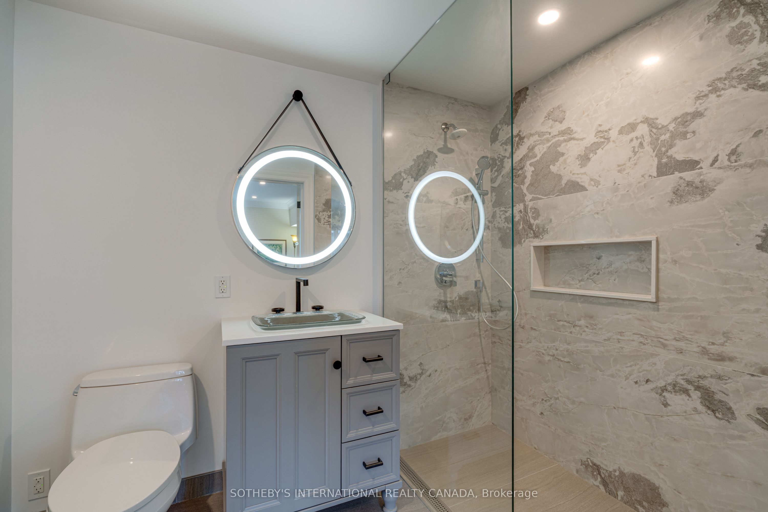 787 Simcoe Street N Property Photo 20