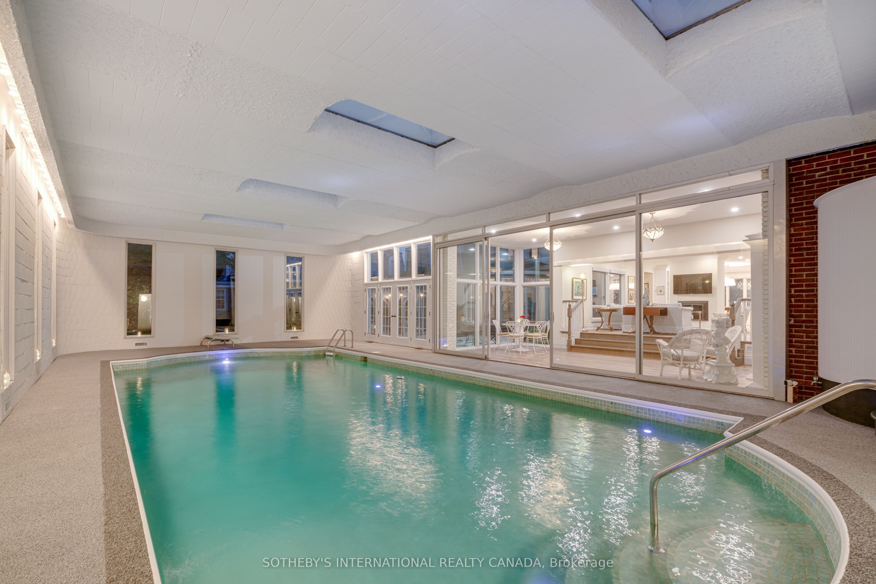 787 Simcoe Street N Property Photo 23