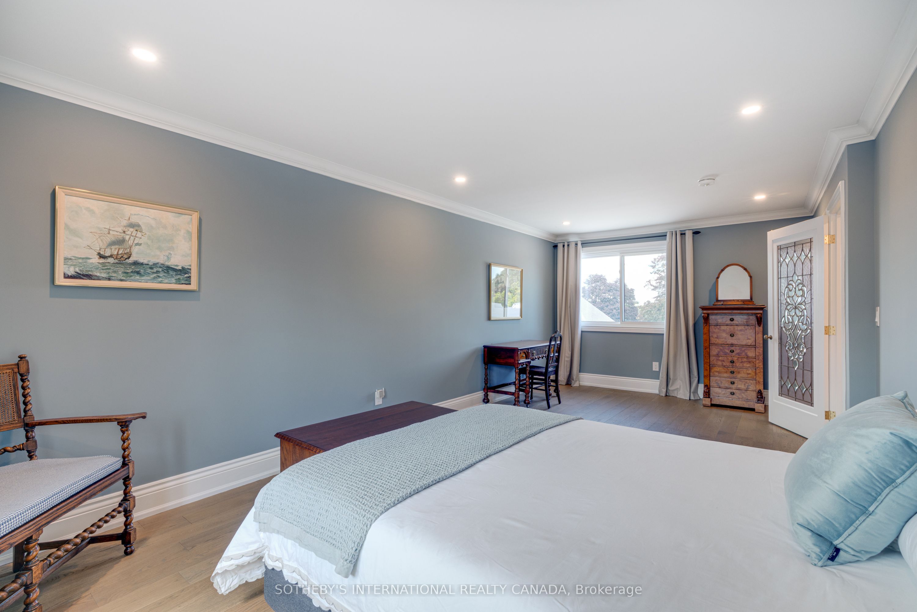 787 Simcoe Street N Property Photo 32