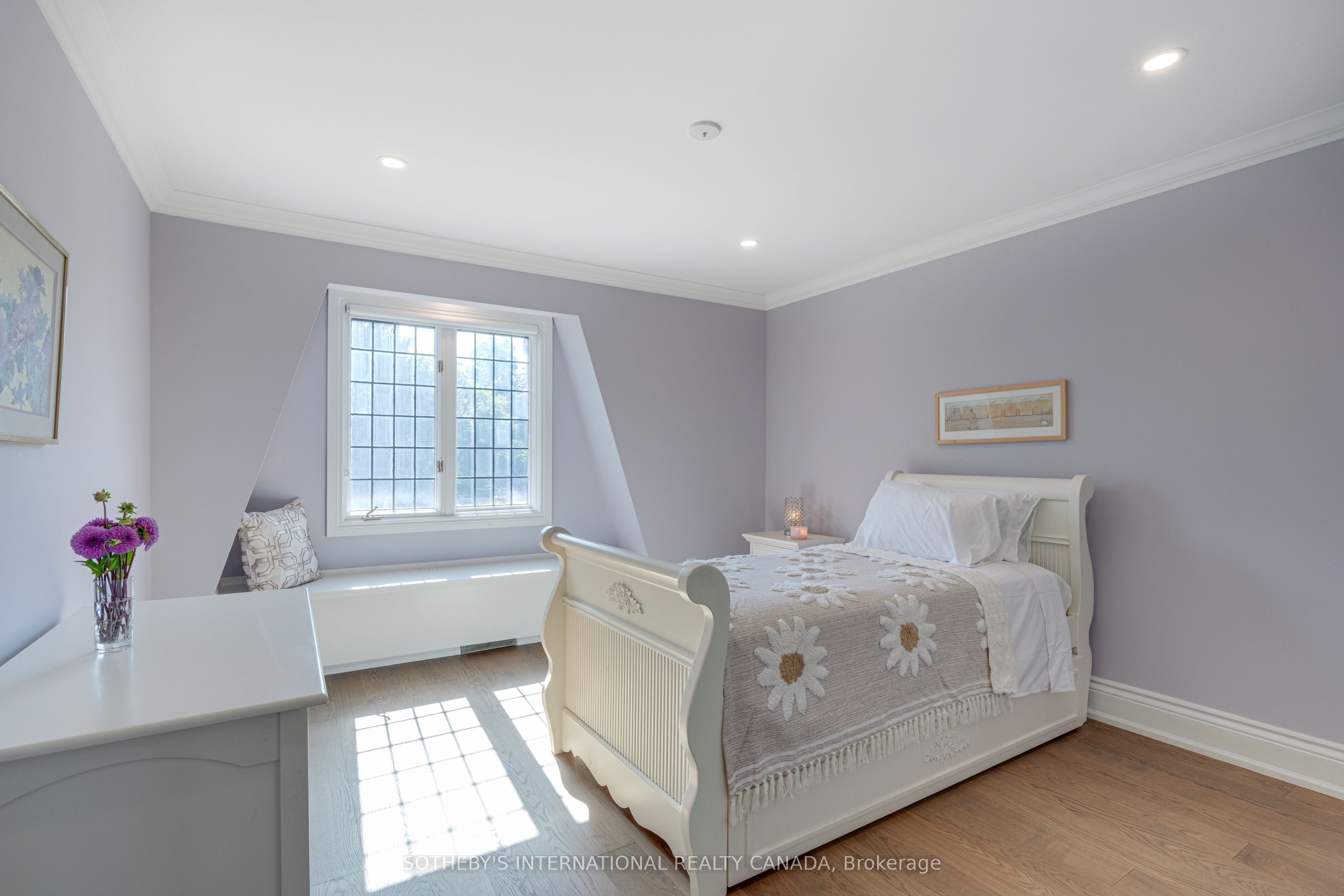 787 Simcoe Street N Property Photo 35