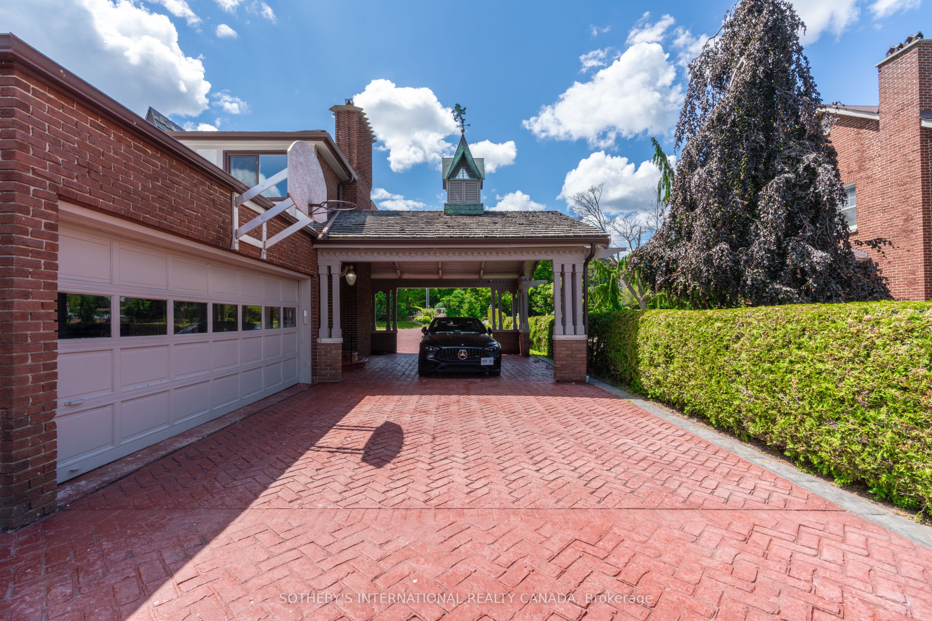 787 Simcoe Street N Property Photo 38