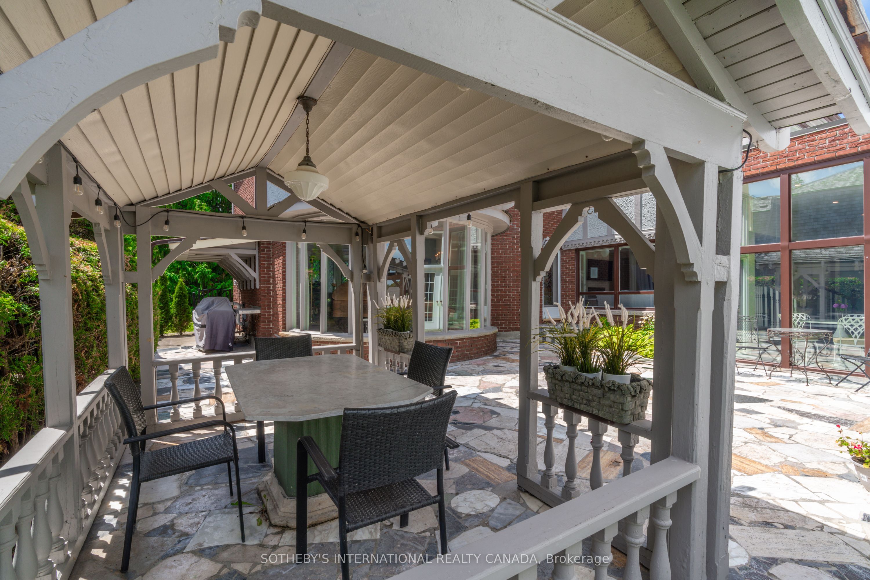 787 Simcoe Street N Property Photo 41